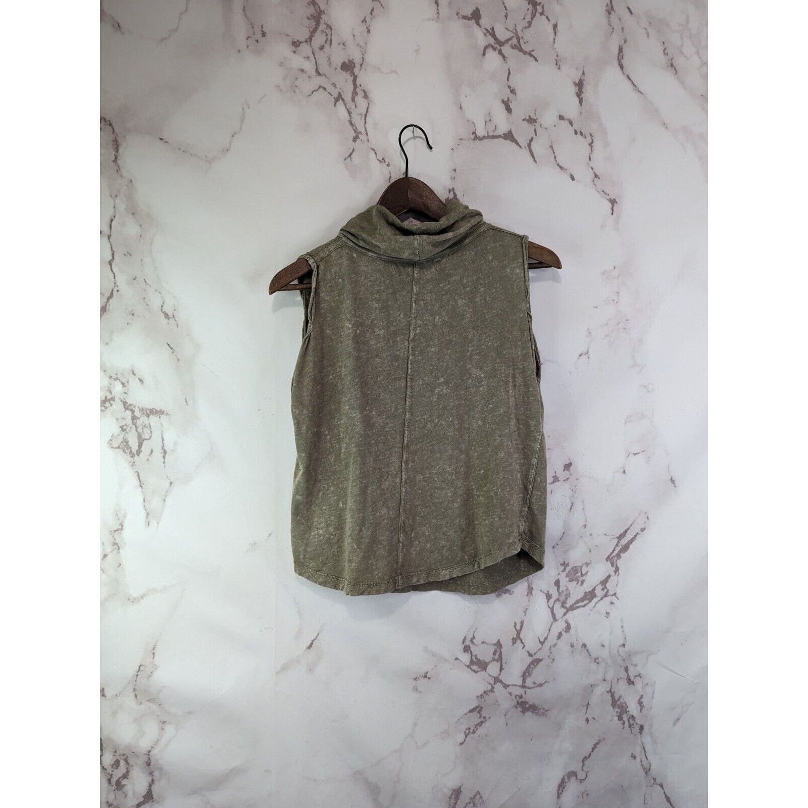 Free People Free People Tank Top Womens XS Green Muscle Cowl Neck Size XS / US 0-2 / IT 36-38 - 5 Thumbnail