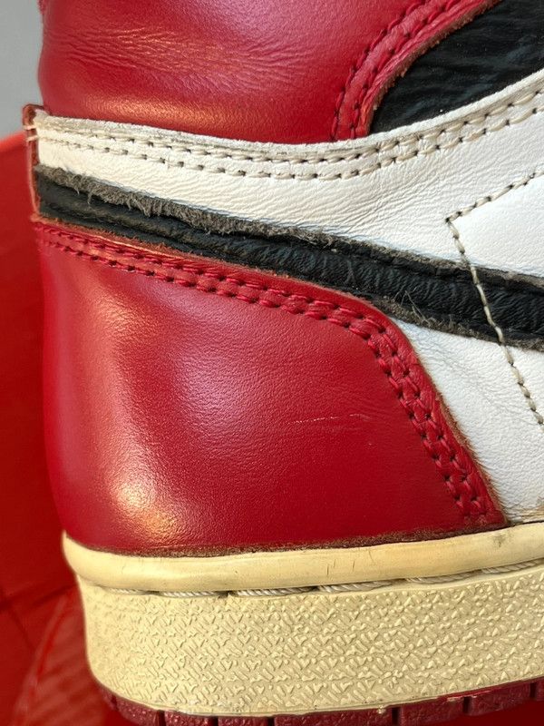 Jordan Brand Air Jordan 1 Retro Chicago 1994 Vintage Authentic Size US 8 / EU 41 - 11 Thumbnail