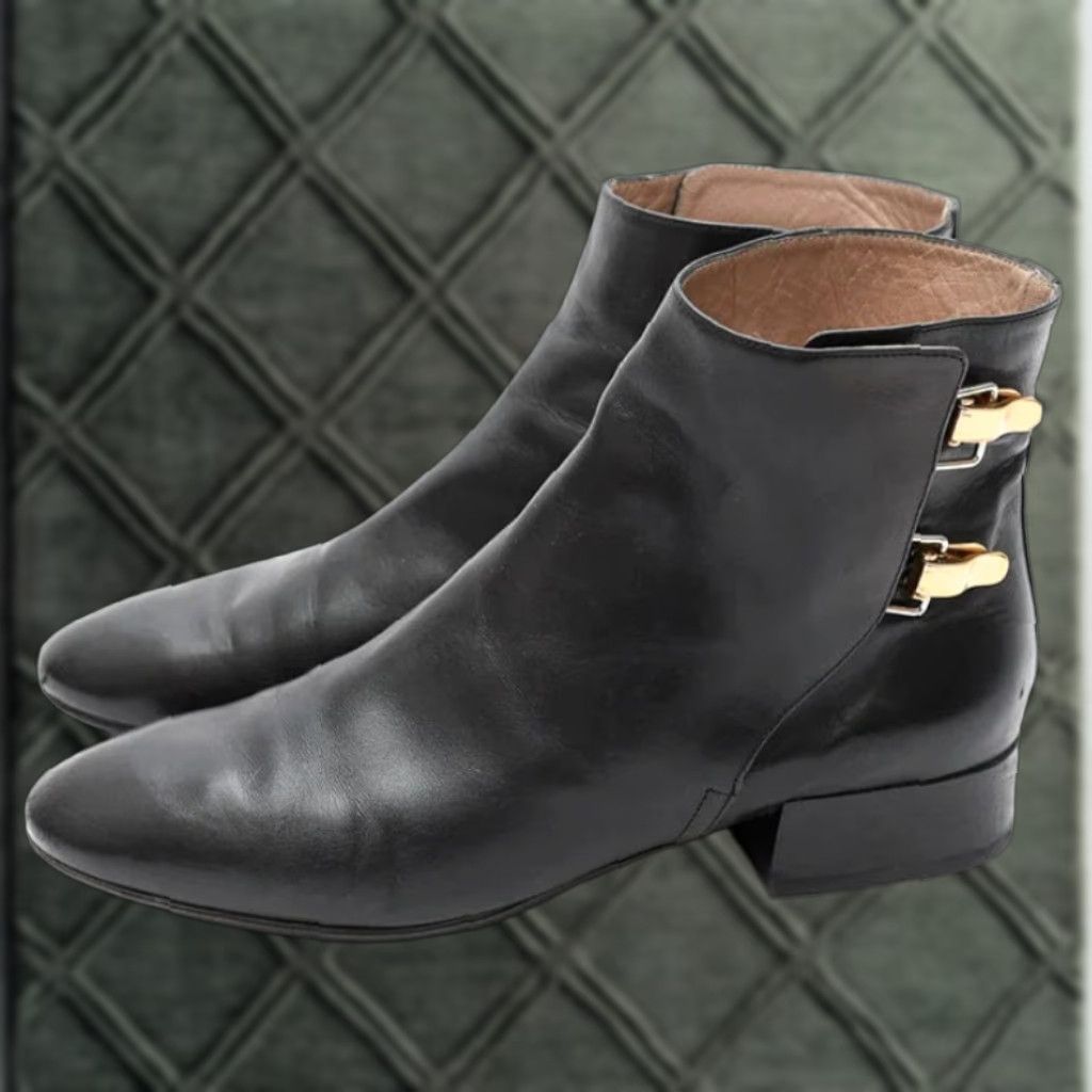Vintage Chloé Boots Chelsea Black Ankle Flat Buckle Gold Hardware 36.5 Italy Women's Leather Pointed Toe Modern Everyday Casual Size US 7 / IT 37 - 1 Thumbnail