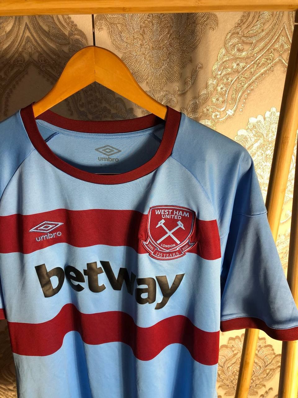 Umbro VINTAGE UMBRO FC WEST HAM UNITED ENGLAND SOCCER JERSEY RETRO Size US XL / EU 56 / 4 - 4 Thumbnail