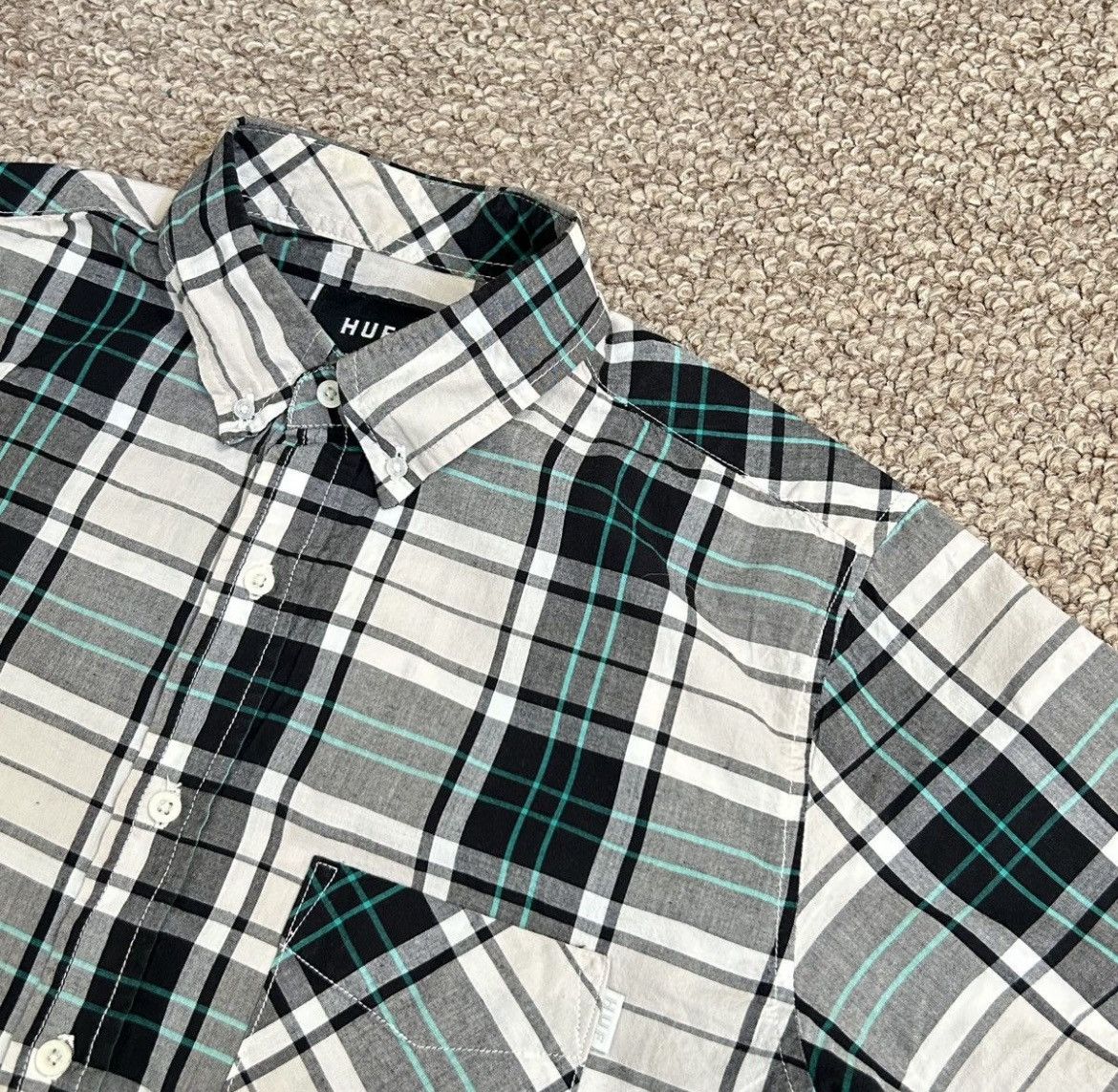 Huf Huf Button up sz S (Bundle) Size US S / EU 44-46 / 1 - 8 Thumbnail