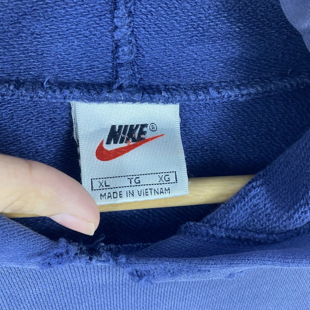 Nike Vintage NIKE SWOOSH Hoodie Pullover Classic Minimal Logo Size US XL / EU 56 / 4 - 8 Thumbnail