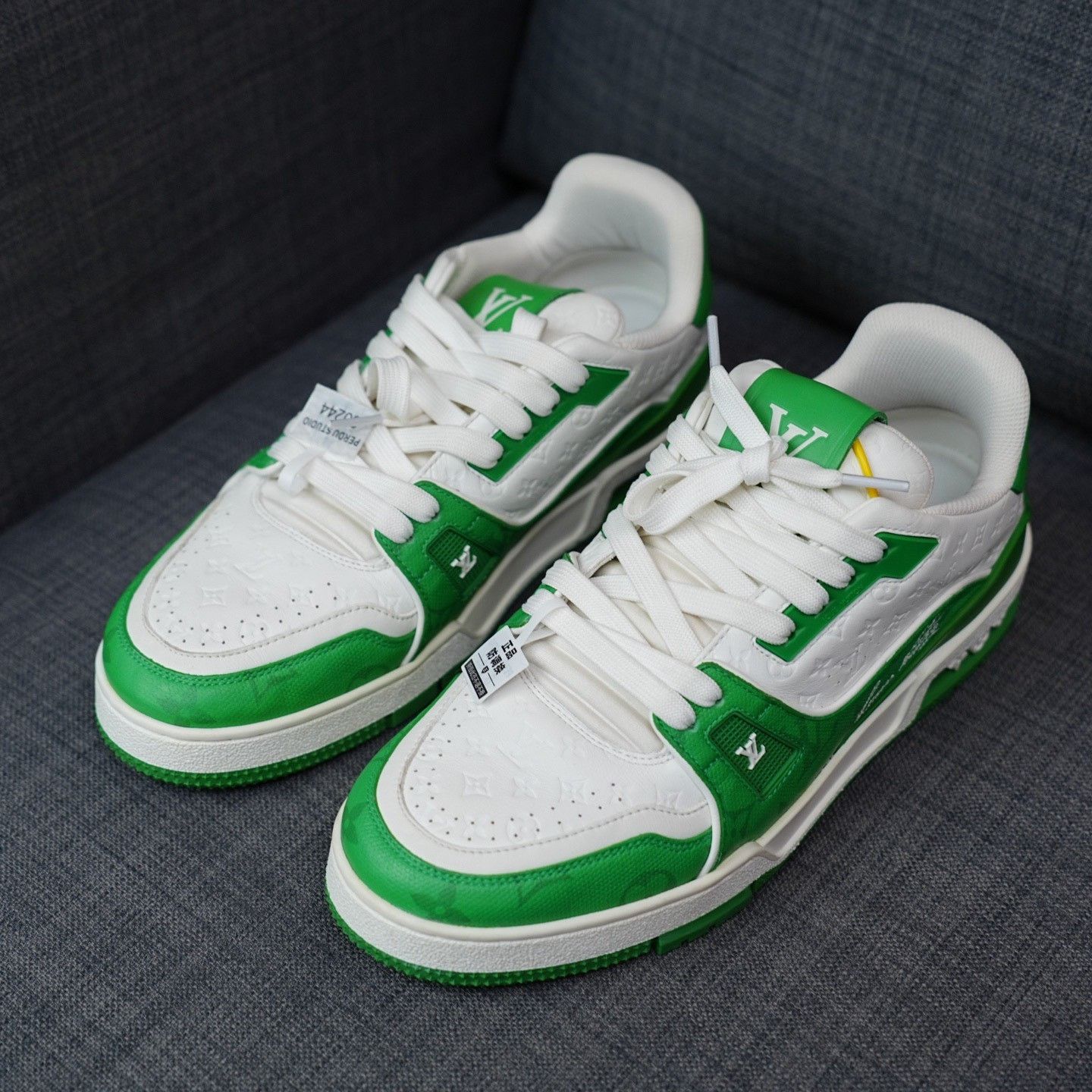 Louis Vuitton Louis Vuitton Training Green Lowtop Sneakers 8.5 Men Size US 8.5 / EU 41-42 - 1 Thumbnail