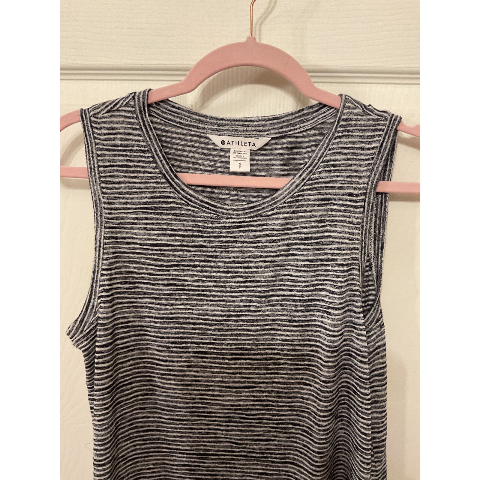 Athleta Athleta Lightweight Linen-Like Breezy Tank in Navy Stripe, S Size S / US 4 / IT 40 - 6 Thumbnail