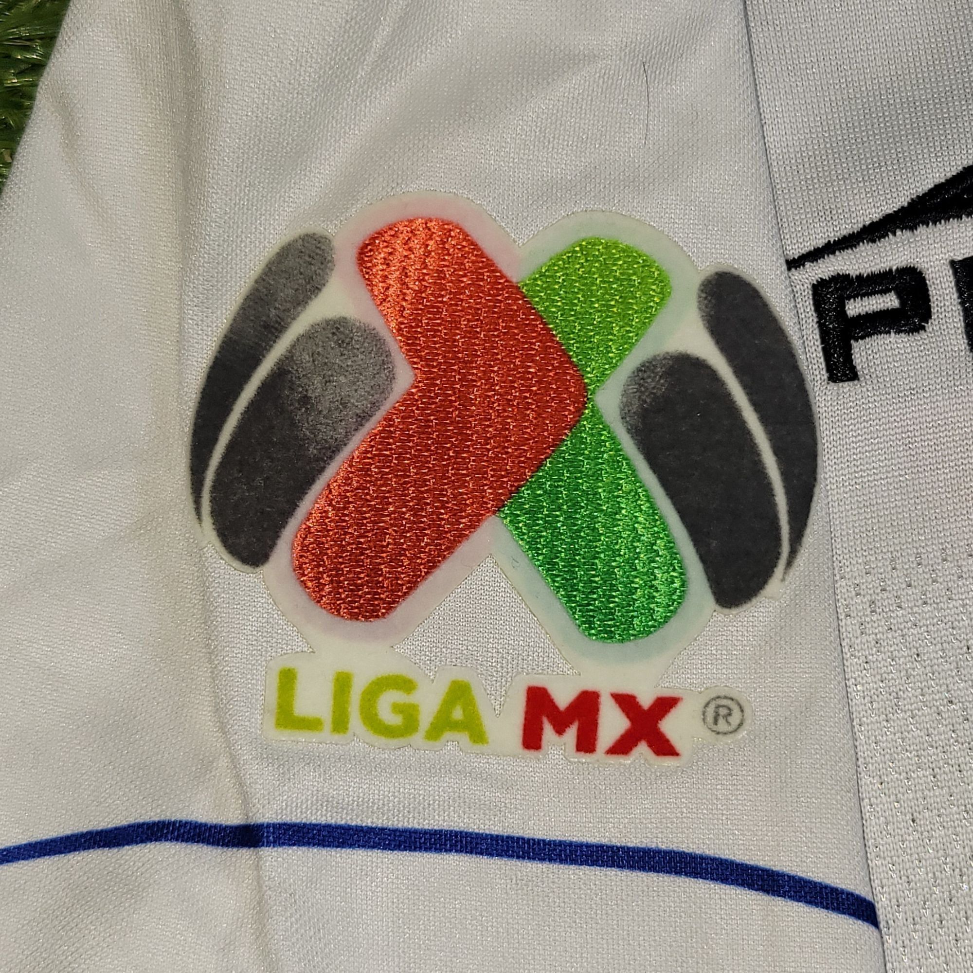 Other Ronaldinho Queretaro PLAYER ISSUE 2014 Away Soccer Jersey M Size US M / EU 48-50 / 2 - 5 Thumbnail