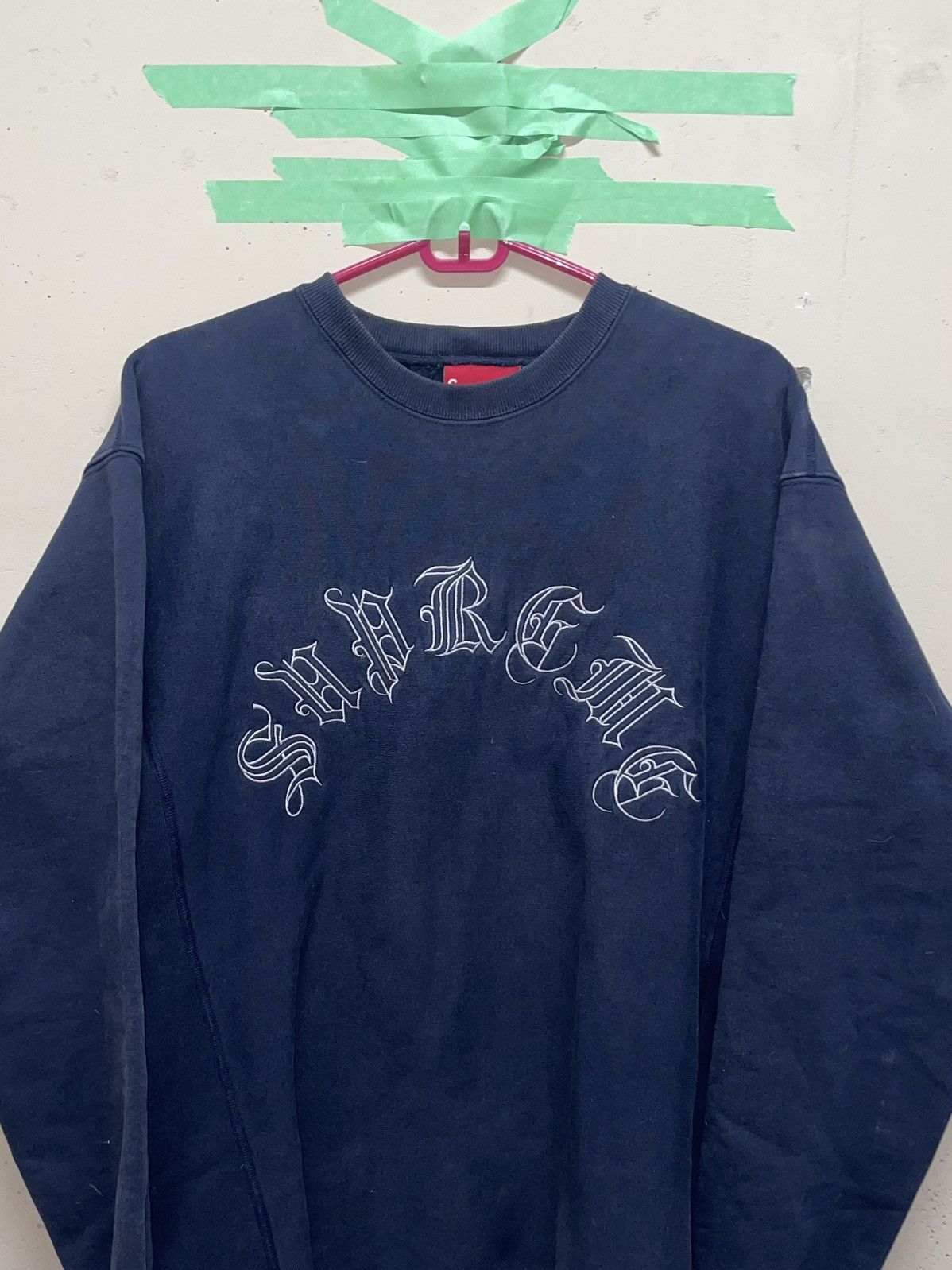Supreme Supreme FW 2001 Gothic logo crewneck Size US XL / EU 56 / 4 - 2 Thumbnail
