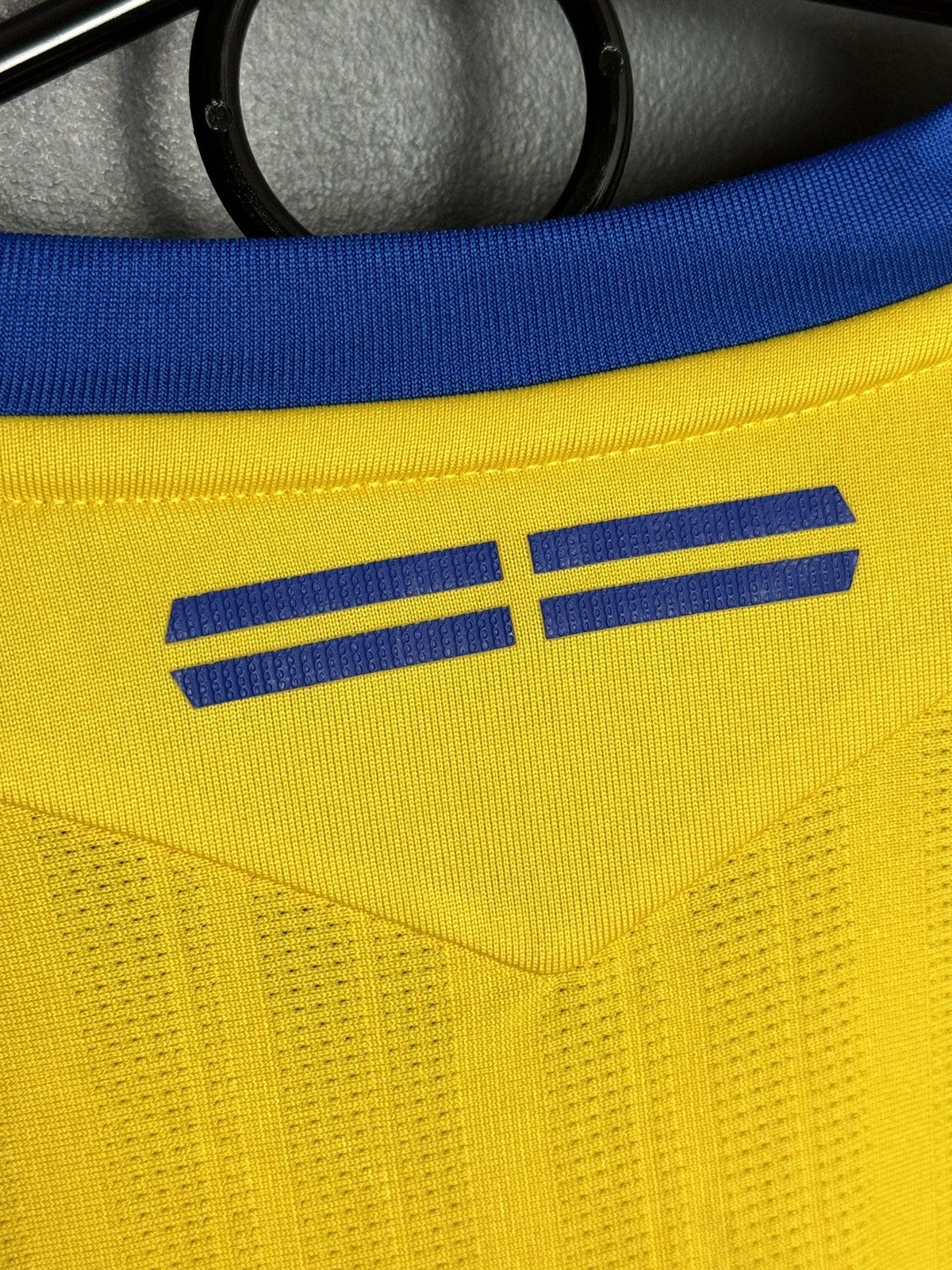 Umbro Sweden National Team 07/08 Home Football Jersey T-Shirt Size US XL / EU 56 / 4 - 4 Thumbnail