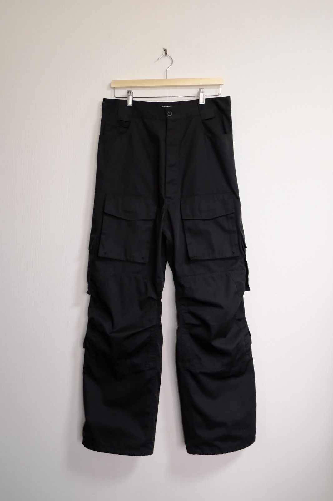 Balenciaga Balenciaga Donda Kanye 6 pocket cargo pant size Large | Grailed