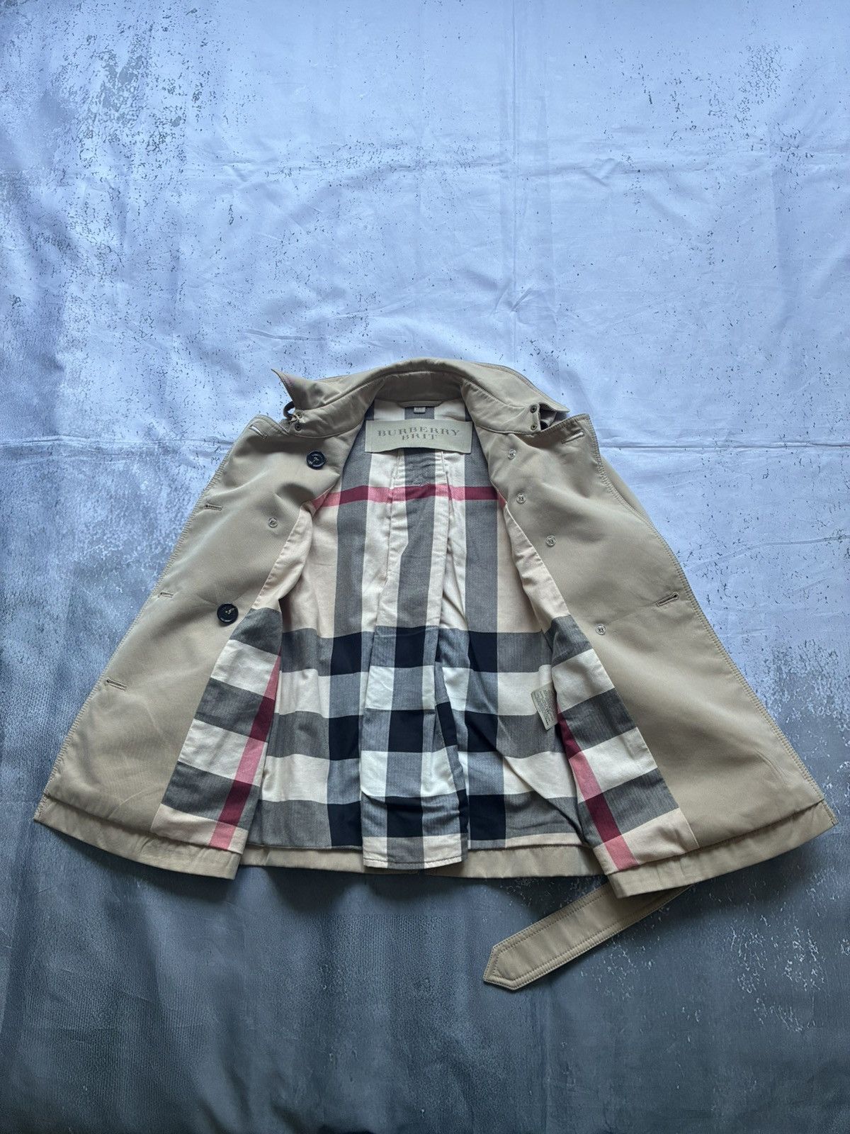 Burberry Burberry Brit Double-Breasted Short Beige Trench Coat Size XS / US 0-2 / IT 36-38 - 3 Thumbnail