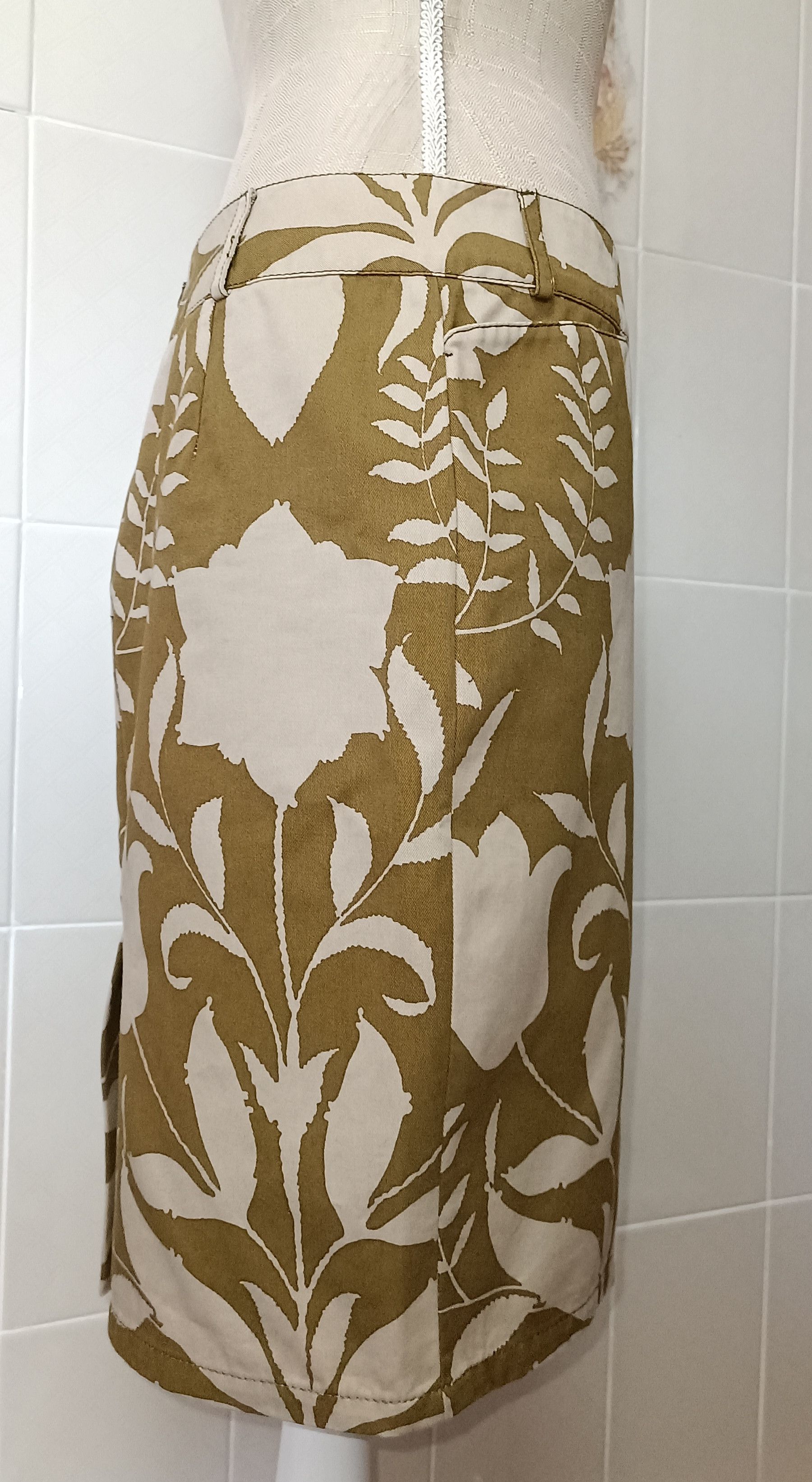 Prada SS2001 - Midi skirt with floral print, in gabardine fabric Size 32" / US 10 / IT 46 - 9 Thumbnail