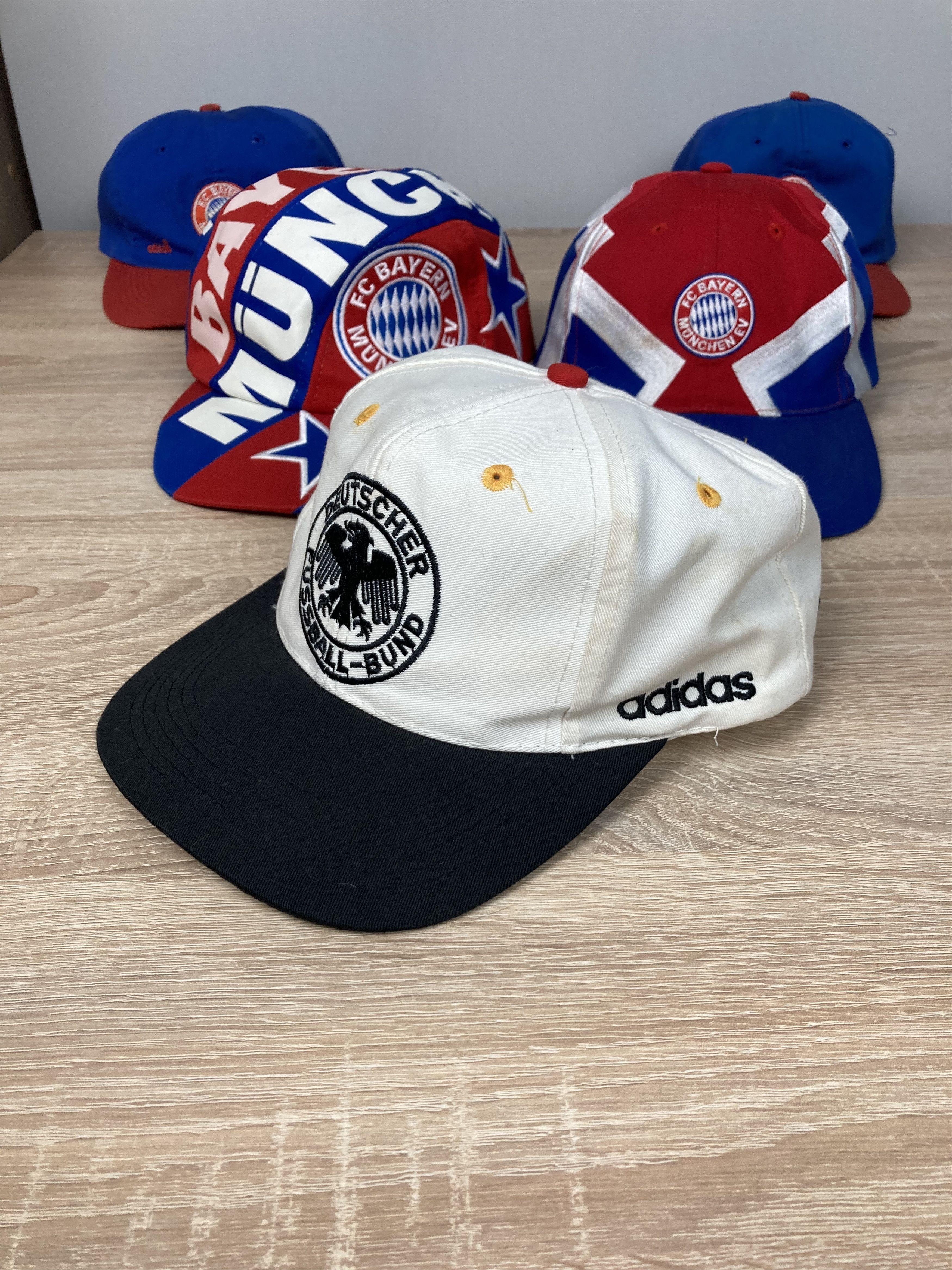 Sports Specialties × Vintage Collection of Caps German Bundesliga Team Bayern Munich 70s+ Size ONE SIZE - 8 Thumbnail