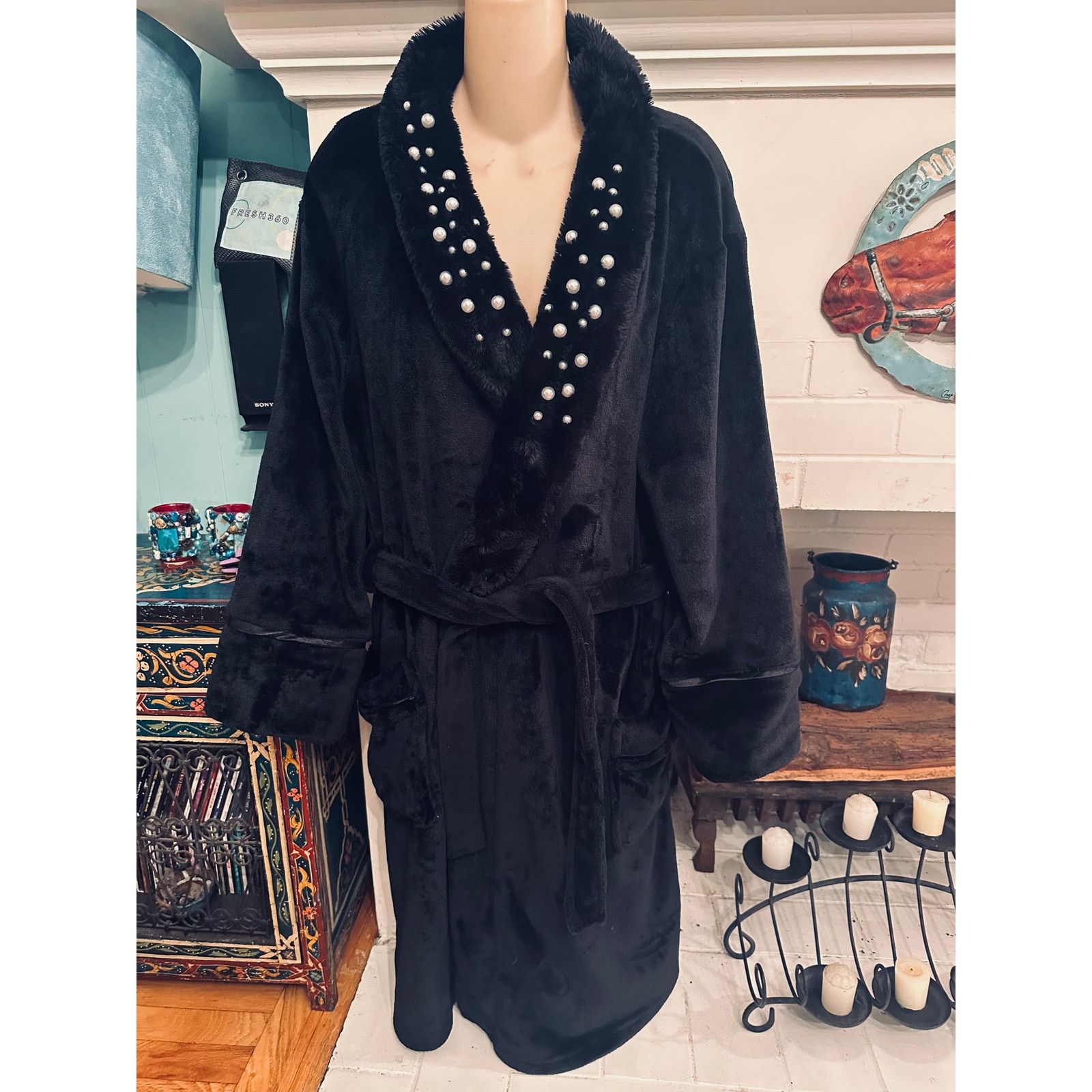 Other NWOT P.J. SALVAGE BLACK PLUSH FAUX FUR ROBE W/ PEARLS Size ONE SIZE - 1 Thumbnail