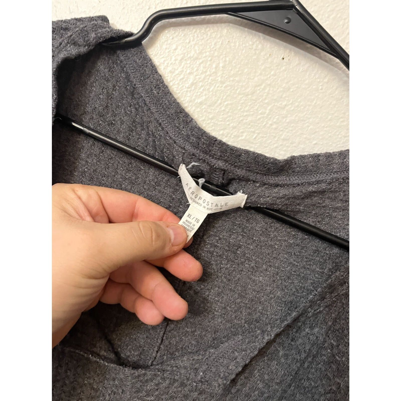 Aeropostale Aeropostale Women’s XL Gray Waffle Fit V Neck Long Sleeve Tee 전 Size XL / US 12-14 / IT 48-50 - 2 Thumbnail