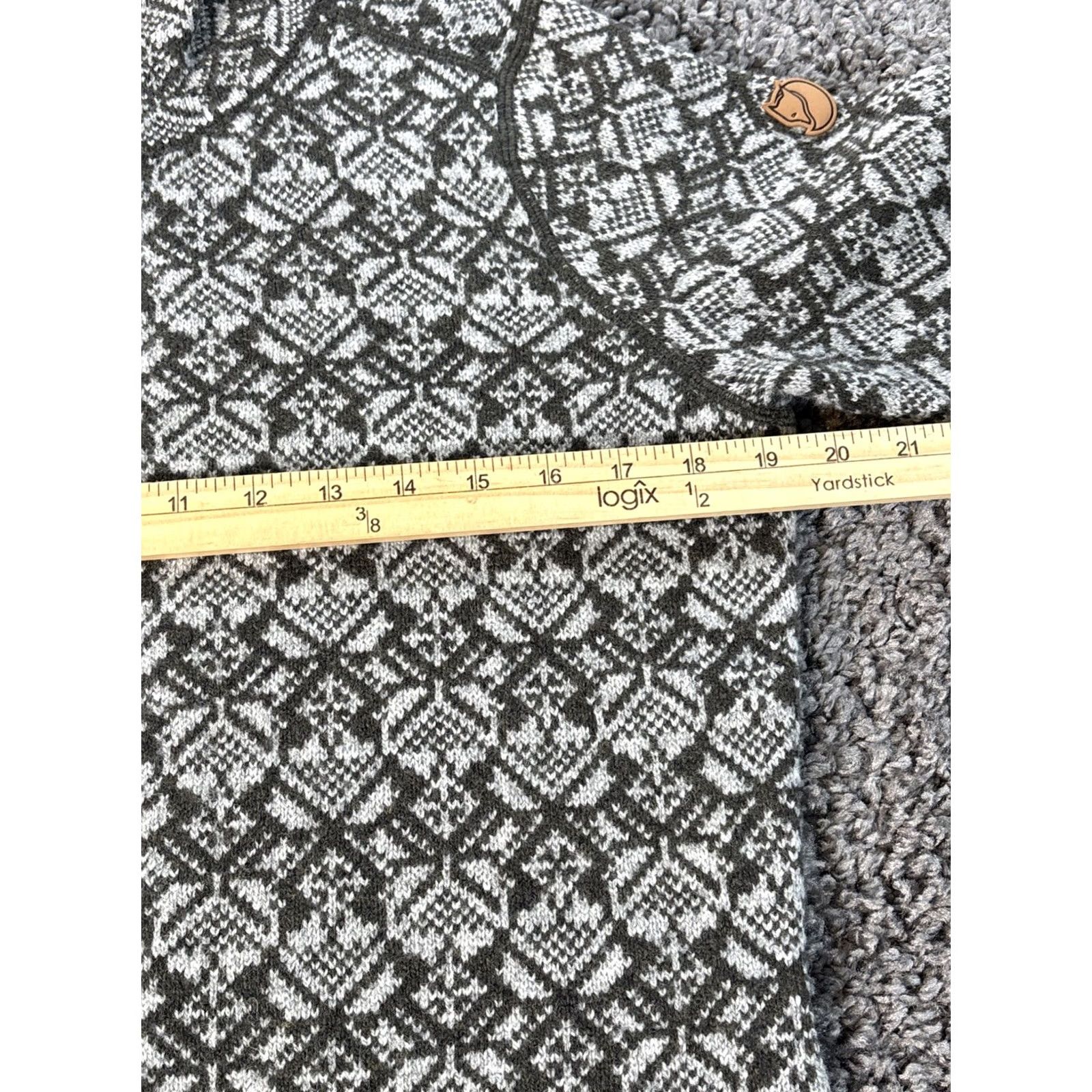 Vintage Fjallraven Cardigan Womens S Gray Wool Zip Fair Isle Mock Neck Full Zip Bre breathable, Moisture Wicking, Long Sleeve, Casual, Travel Women Size S / US 4 / IT 40 - 3 Thumbnail