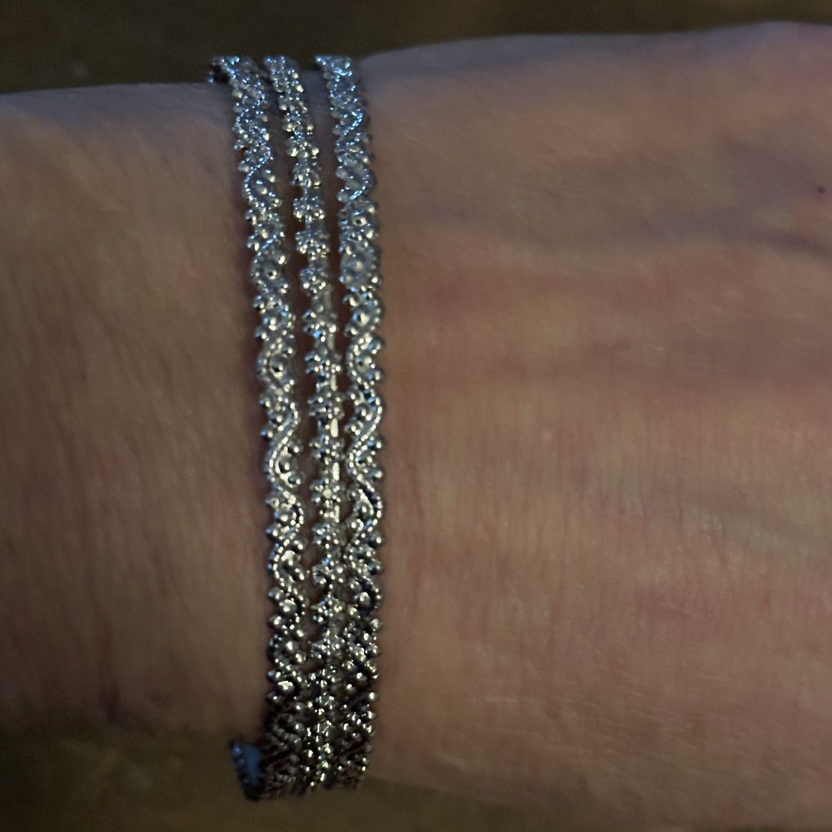 Other Thin silver tone textured bangle bracelets Size ONE SIZE - 4 Thumbnail