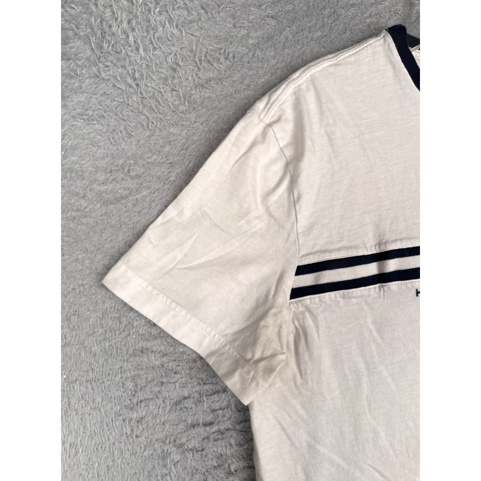 Tommy Hilfiger VINTAGE Tommy Hilfiger Shirt Adult Large White Crew Neck Short Sleeve 100% Cotton READ Size US L / EU 52-54 / 3 - 3 Thumbnail