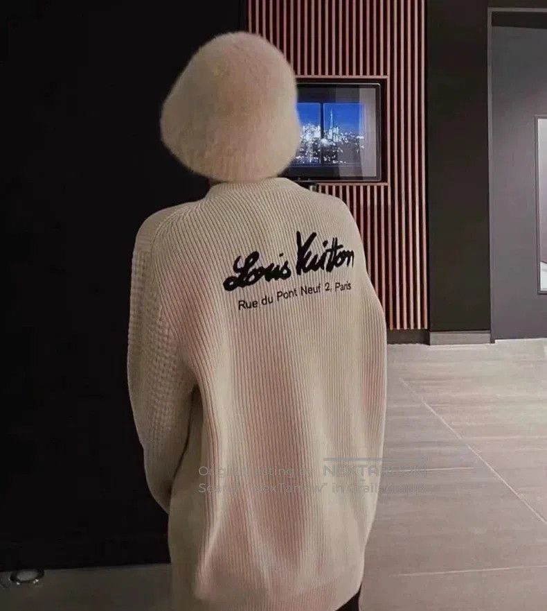 Louis Vuitton Louis Vuitton Logo Embroidered Cotton Sweater. Size US XS / EU 42 / 0 - 9 Thumbnail