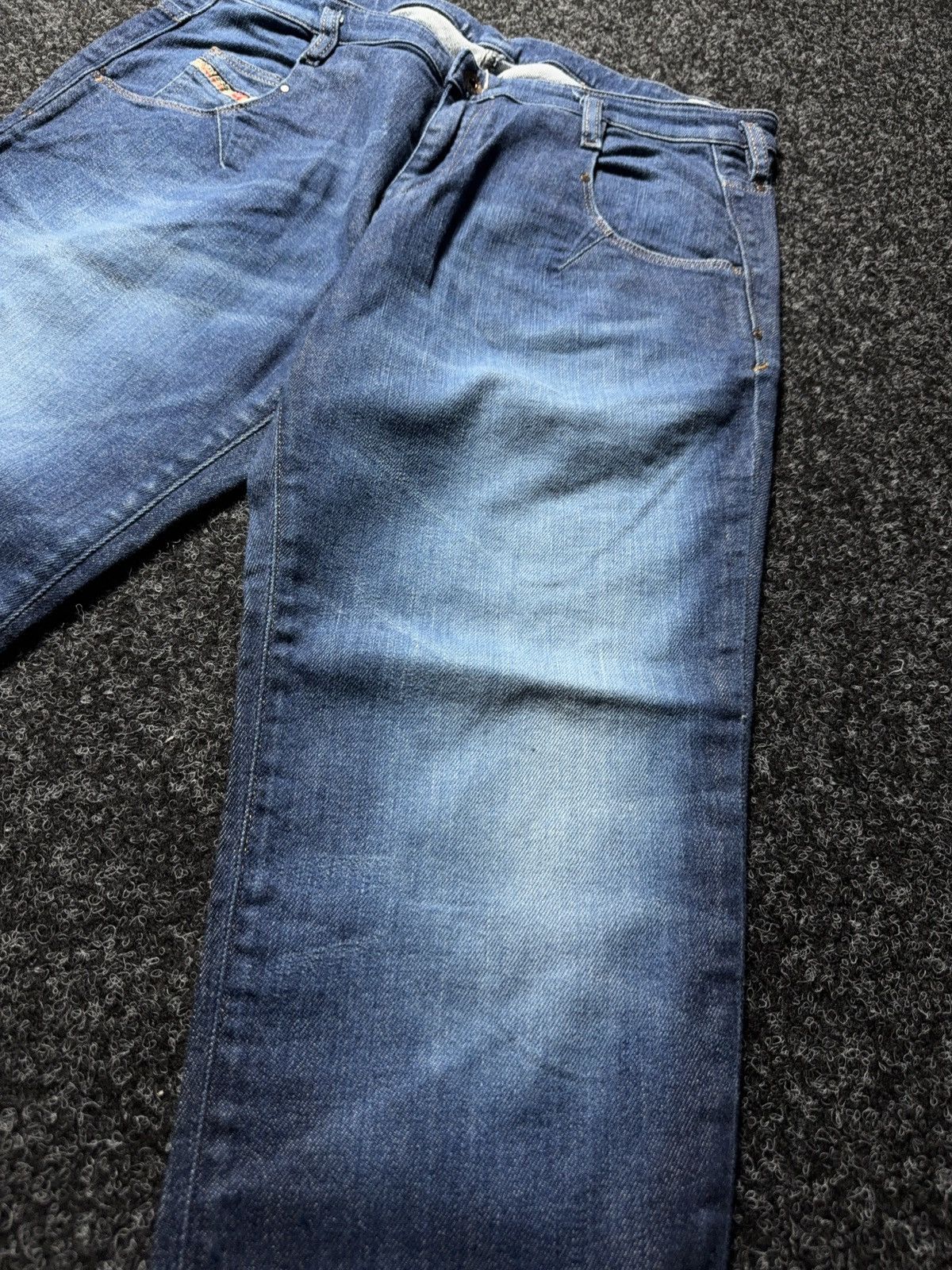 Diesel 00s Diesel Luxury Italy Chinelle Regular Slim Tapered Jeans Size 30" / US 8 / IT 44 - 6 Thumbnail