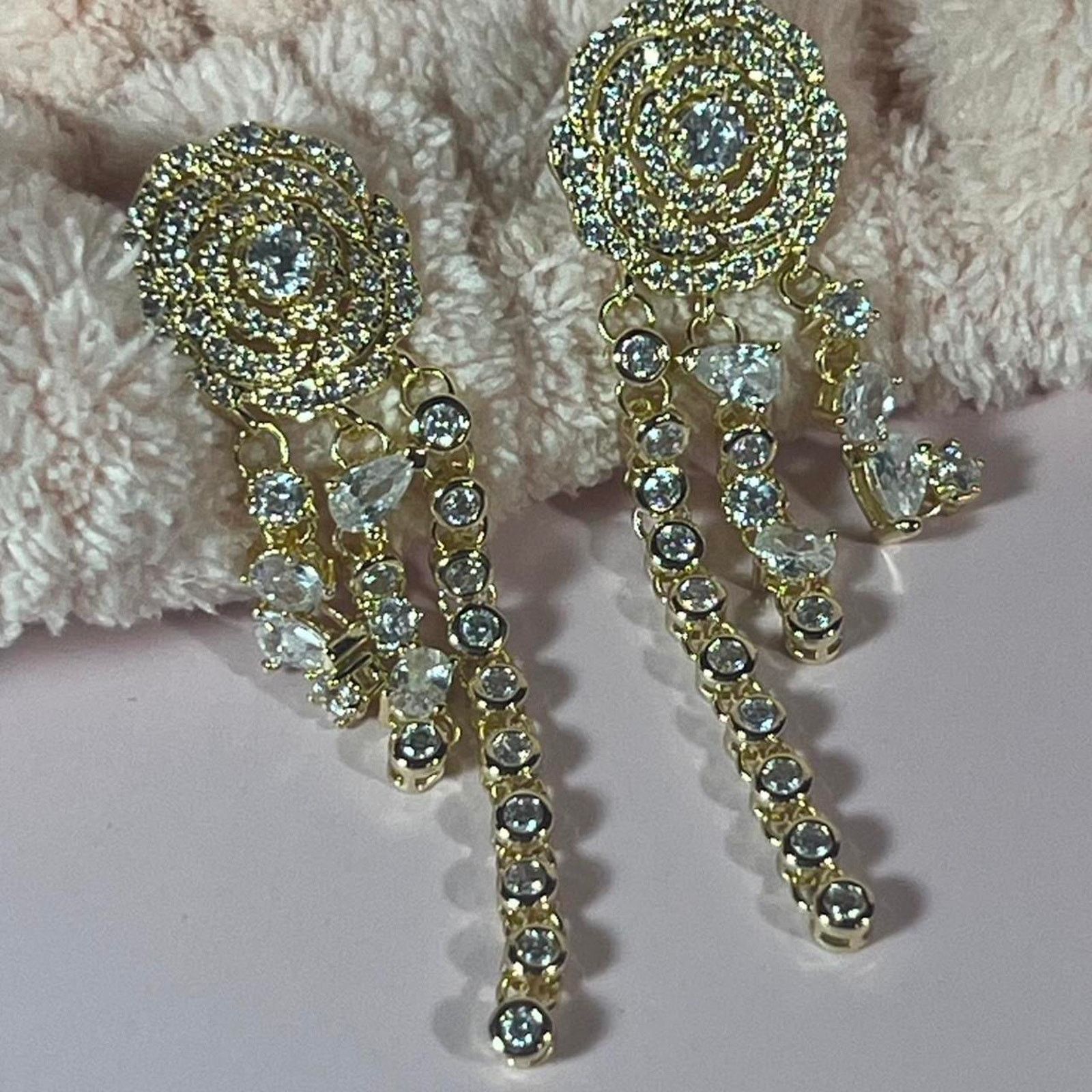 Jewelry Hespera dramatic gold dangle earrings Size ONE SIZE - 1 Thumbnail
