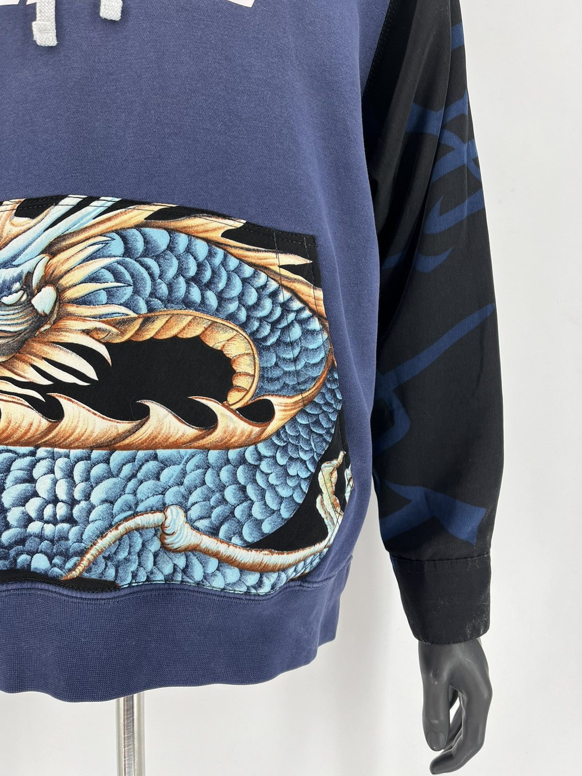 Nike Nike Hoodie with Large Center Logo and 90s Japanese Dragon Size US M / EU 48-50 / 2 - 7 Thumbnail
