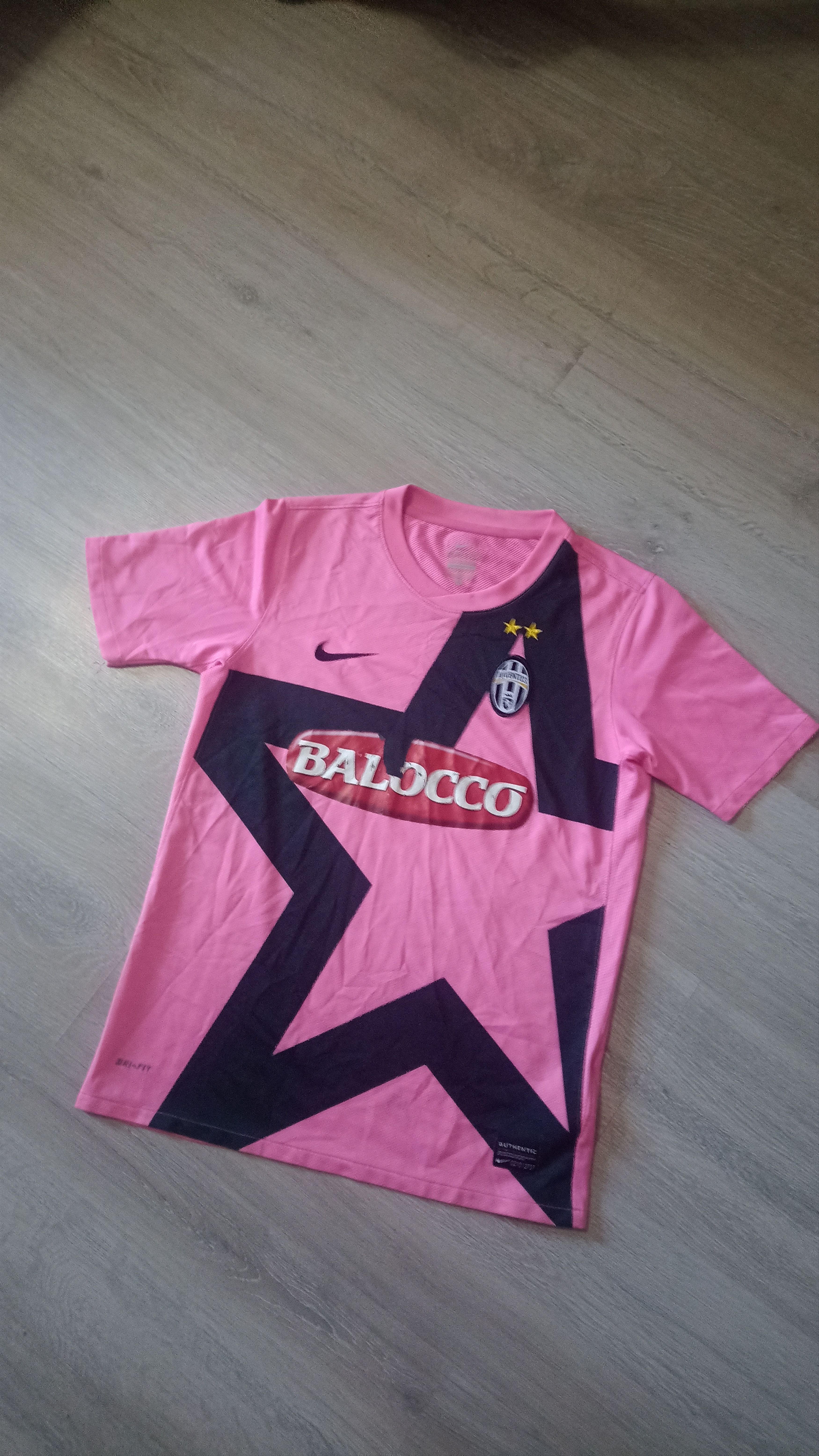 Nike Juventus Away 2011/12 - Pink Star - Nike - Balocco Sponsor Size US XS / EU 42 / 0 - 1 Thumbnail