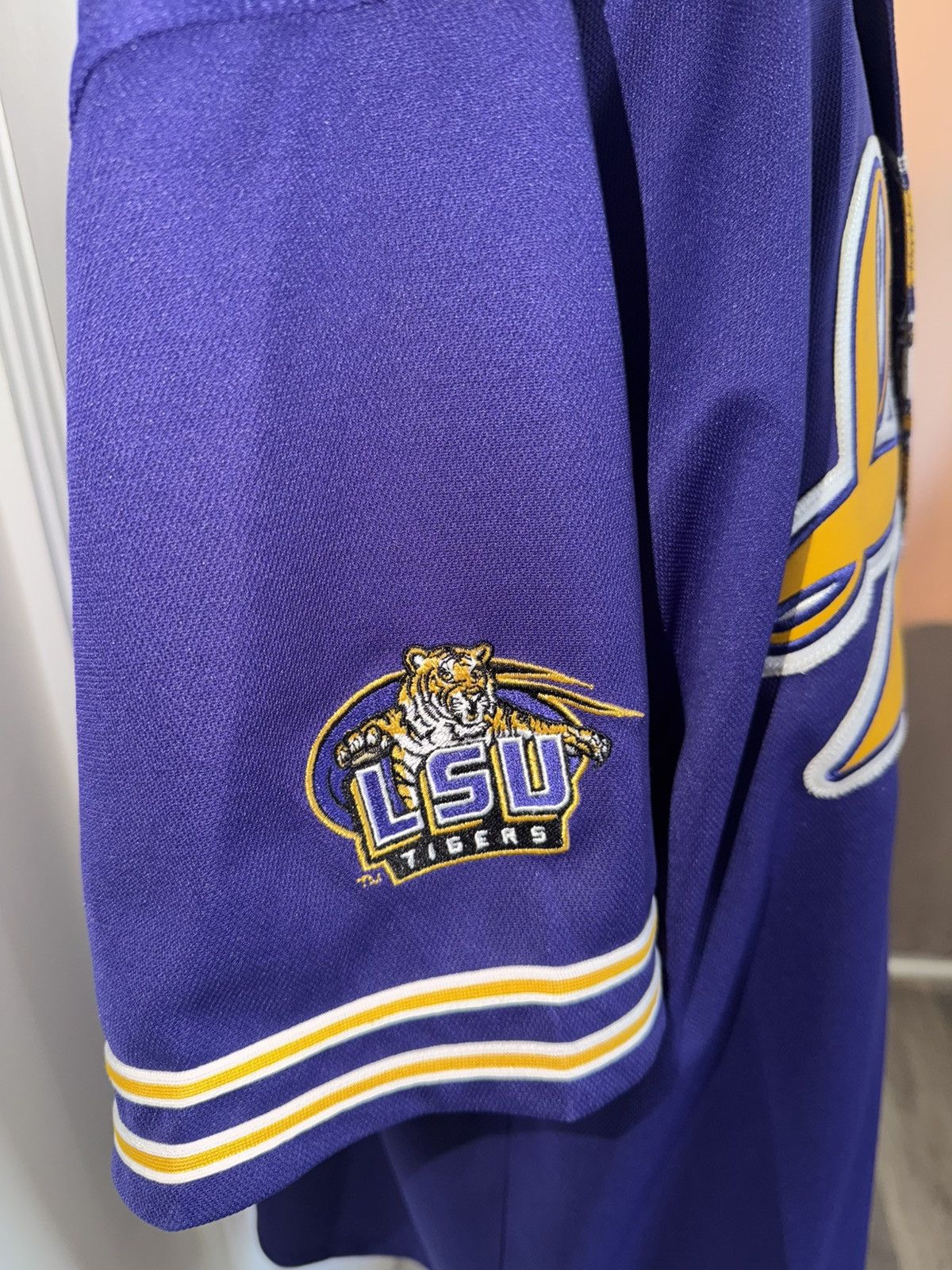 Starter LSU Tigers Team Starter Purple Men’s Baseball Jersey Size XL Size US XL / EU 56 / 4 - 5 Thumbnail