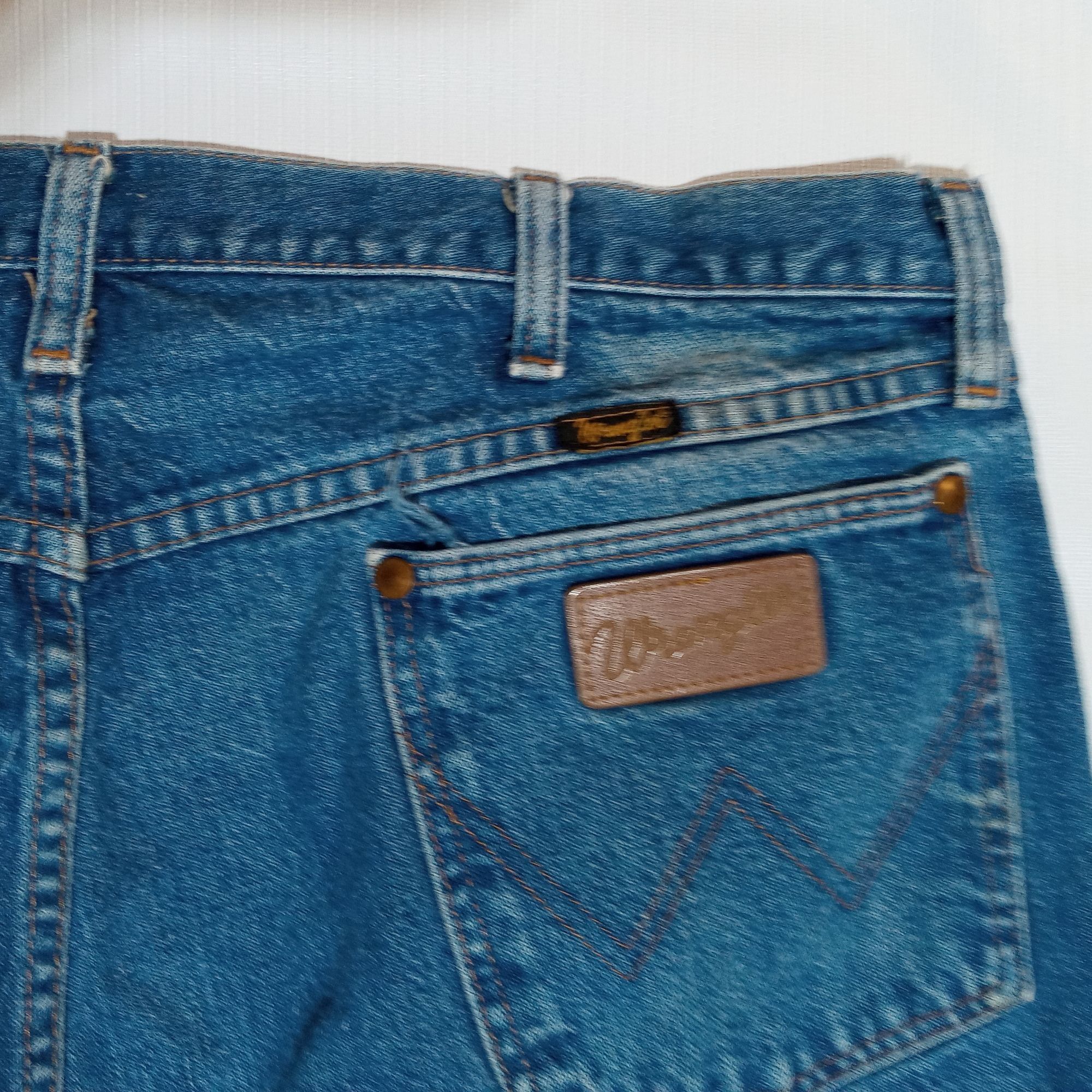 Wrangler Vintage Wrangler Mens Blue Jeans 37 x 28 Faded Worn Denim Co Size US 37 - 9 Preview