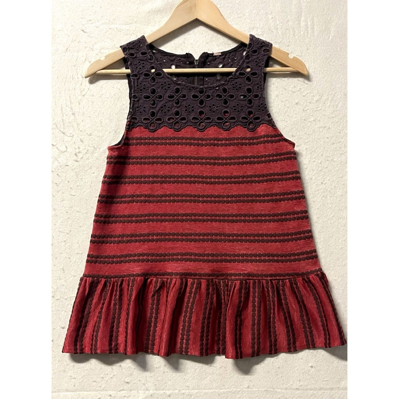 Free People Free People Women’s Blouse Sleeveless Multicolor Striped Eyelet Top S-M Red Brown Ruffle See Pictures Womens Size S / US 4 / IT 40 - 2 Thumbnail