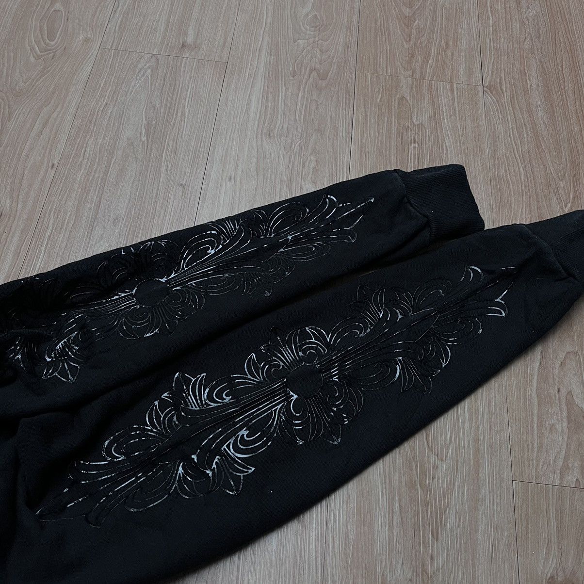 Japanese Brand 💸Binnding Offer Accepted💸 Faith Quarder Cross Logo Size US L / EU 52-54 / 3 - 6 Thumbnail