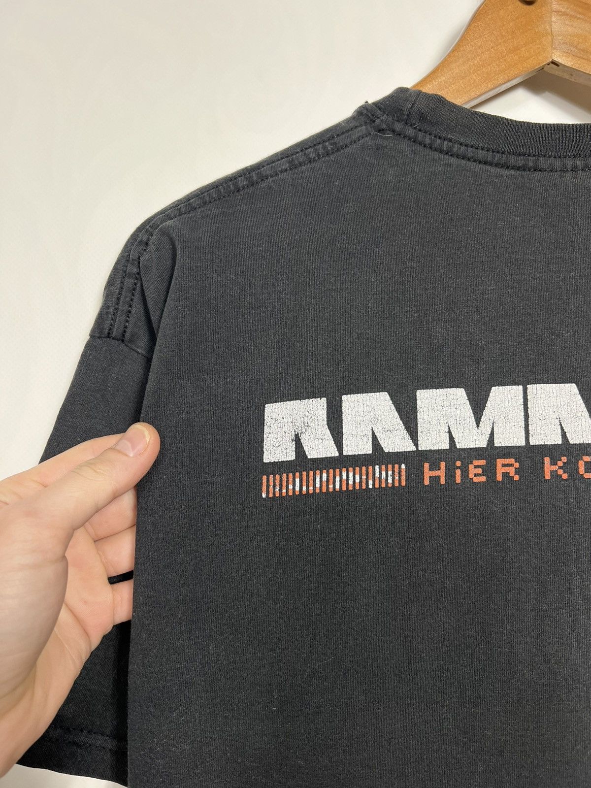 Band Tees Vintage 00s Rammstein Hier Kommt Die Sonne Band T-shirt Tee Size US L / EU 52-54 / 3 - 12 Thumbnail