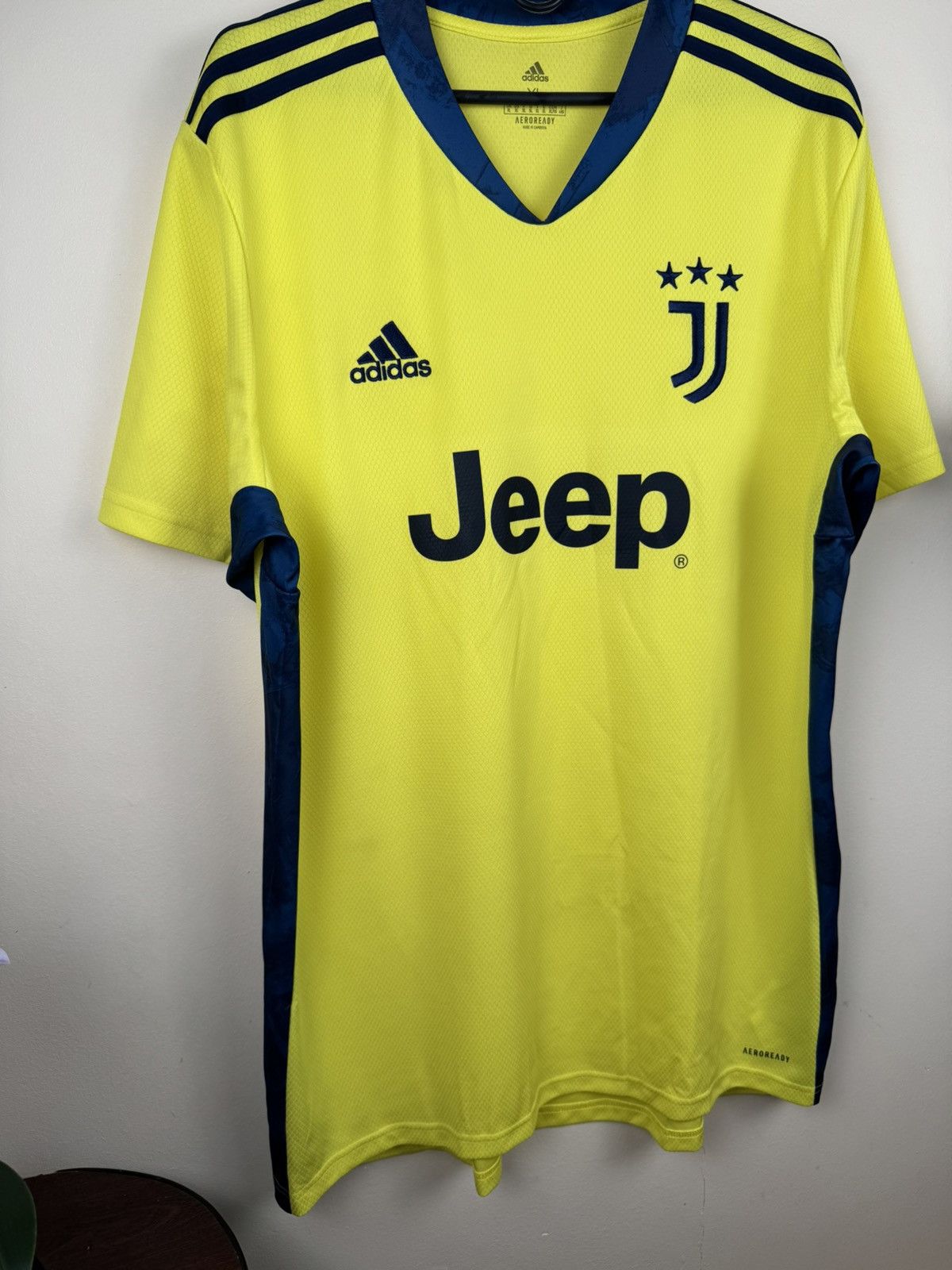Adidas Juventus 2020 Home GK Goalkeeper football Shirt Jersey XL Size US XL / EU 56 / 4 - 6 Thumbnail