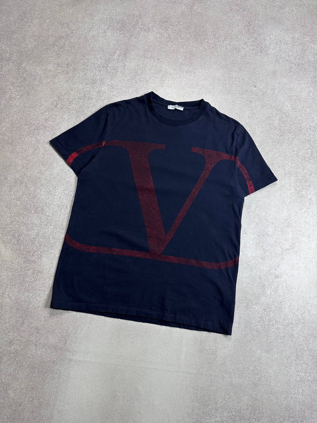 Valentino Vintage Valentino Big Logo T-shirt L Luxury Rare Size US L / EU 52-54 / 3 - 2 Thumbnail