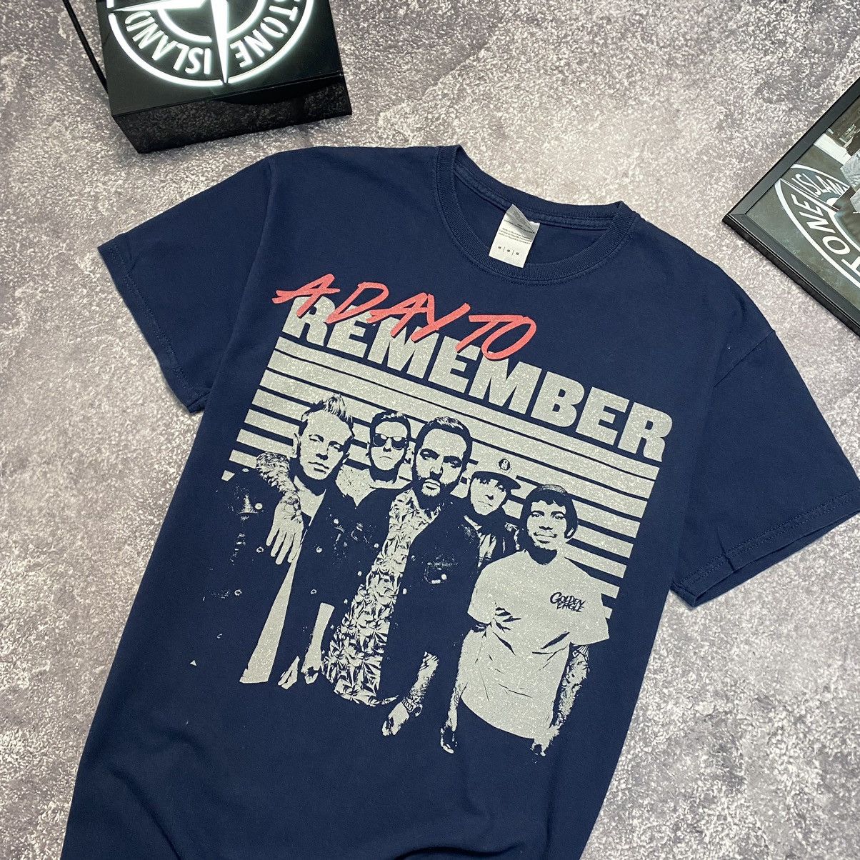 Band Tees × Vintage Vintage A Day To Remember Big Graphic logo rock band tee Size US M / EU 48-50 / 2 - 2 Thumbnail