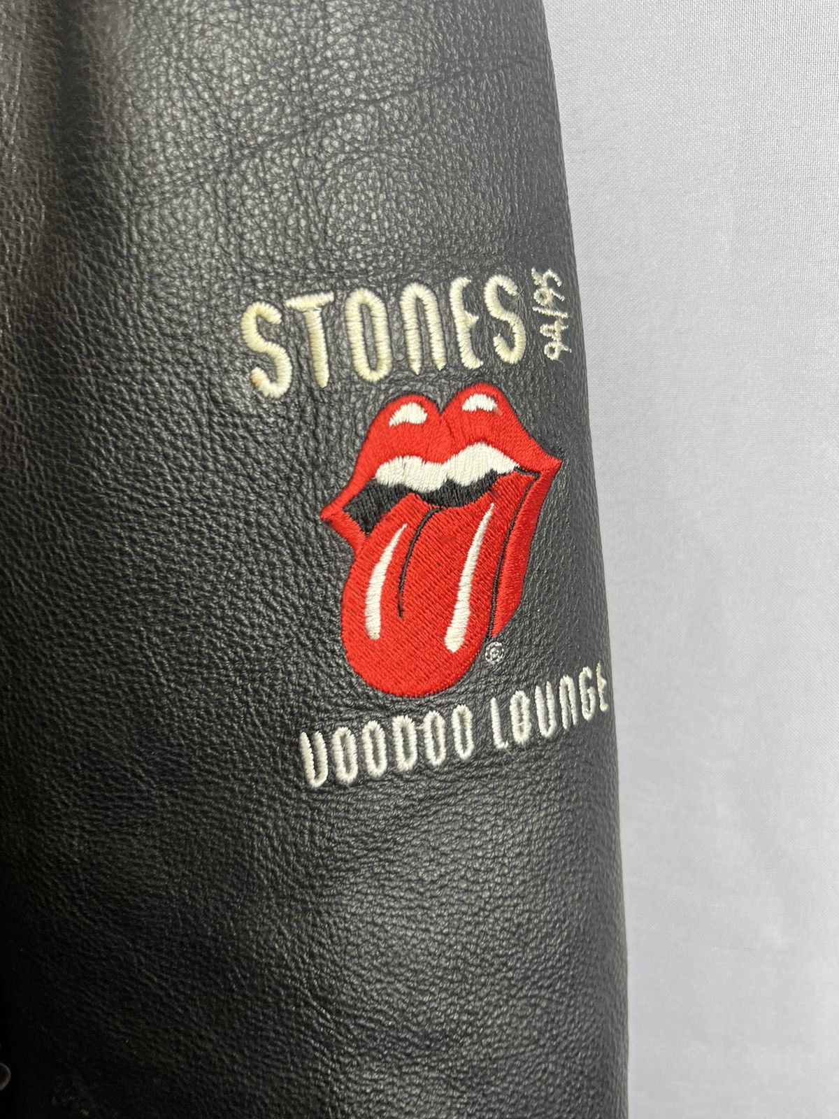 The Rolling Stones × Vintage The Rolling Stones Vintage Voodoo Lounge 94/95 Tour Jacket Size US XL / EU 56 / 4 - 3 Thumbnail