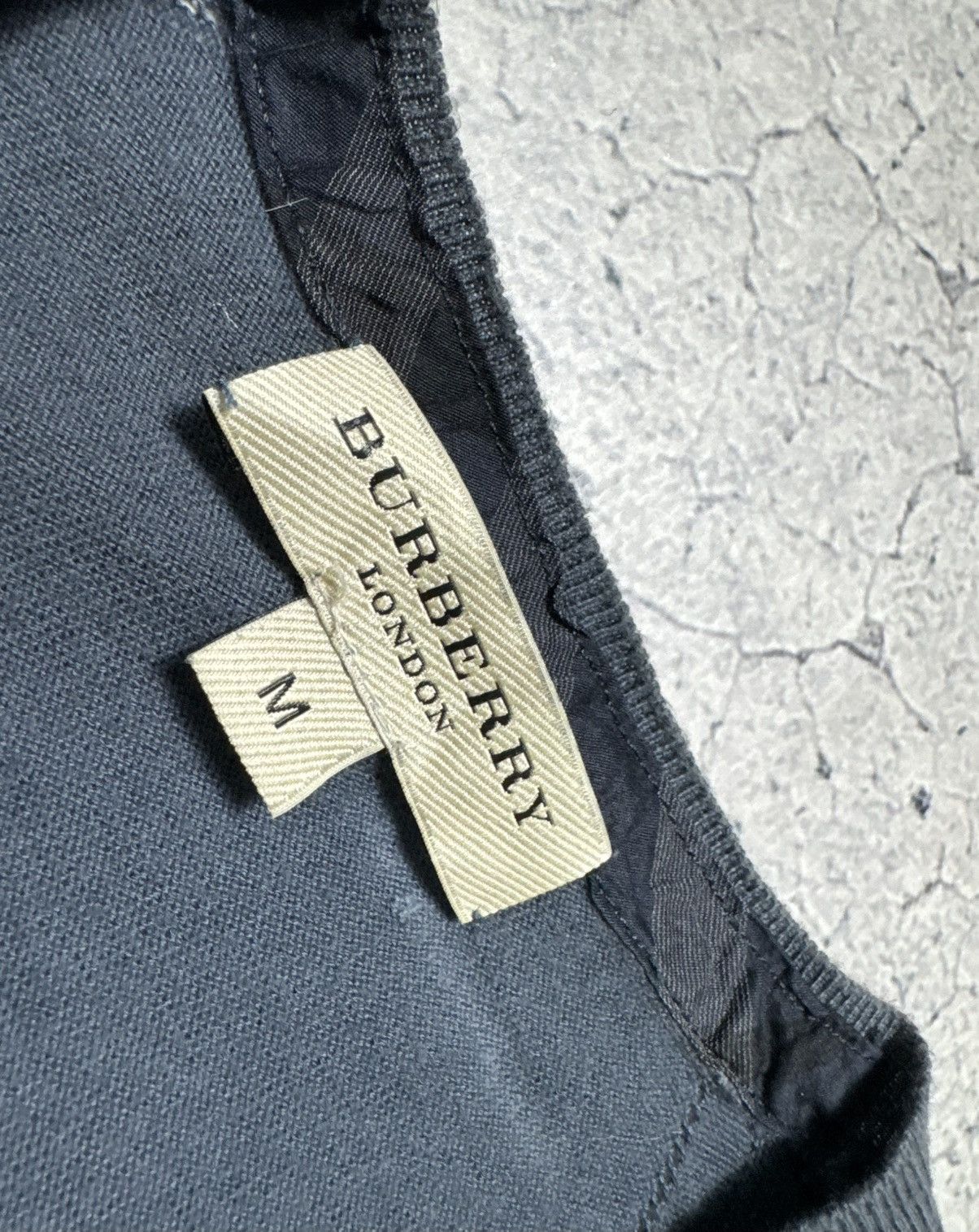 Burberry Burberry V-Neck Luxury Vintage Sweater Size M Pullover Size US M / EU 48-50 / 2 - 6 Thumbnail