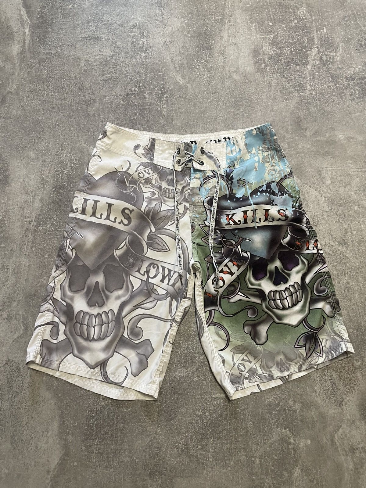 Ed Hardy × Vintage Vintage Ed Hardy Skulls Y2K Shorts Size US 32 / EU 48 - 1 Thumbnail