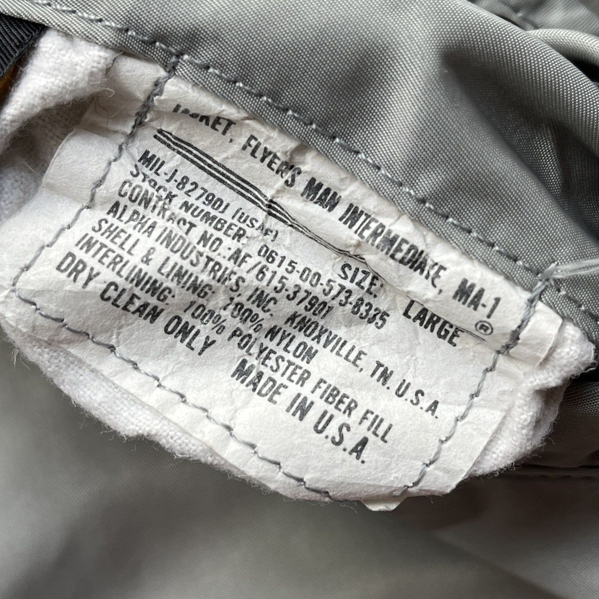 Alpha Industries VINTAGE ALPHA INDUSTRIES AVIREX MA-1 BOMBER FLIGHT JACKET Size US L / EU 52-54 / 3 - 16 Thumbnail