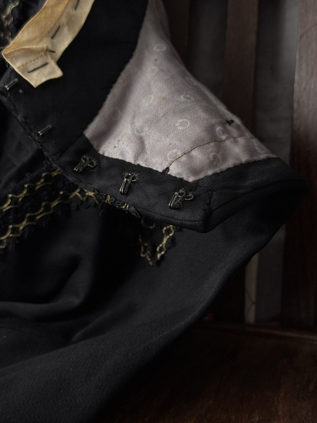 Vintage 1900s Antique Victorian Black Silk Boned Bodice Size ONE SIZE - 6 Thumbnail