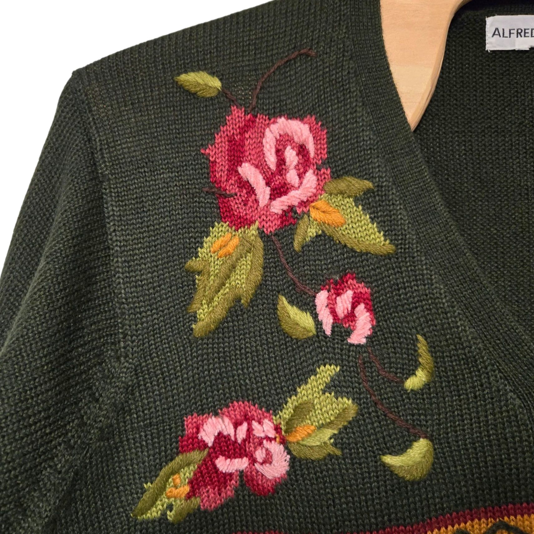 Vintage VINTAGE Alfred Dunner Cardigan Sweater Knit Embroidered Green Roses 2XL Women Fall/Autumn Size XXL / US 16-18 / IT 52-54 - 5 Thumbnail