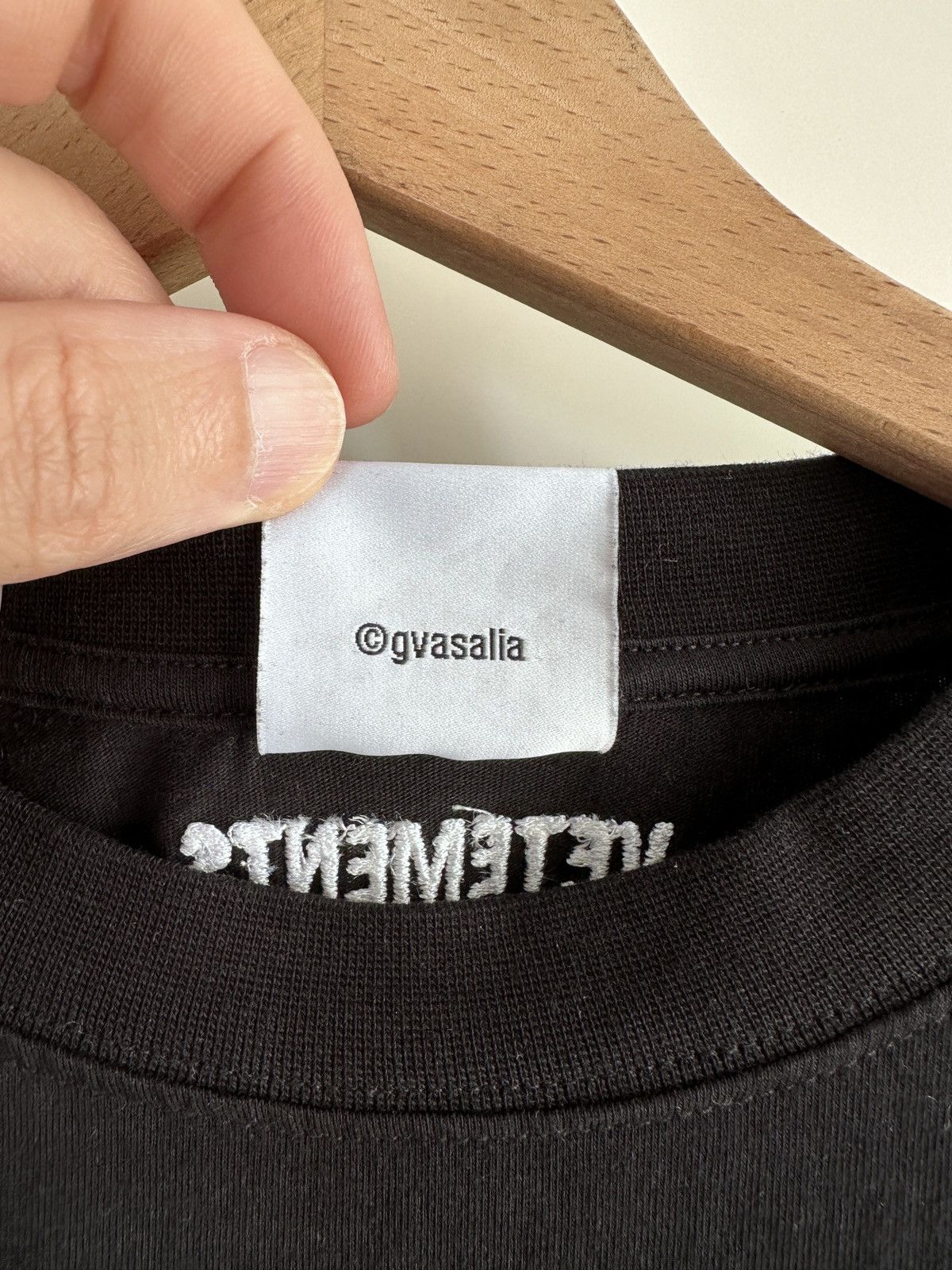 Vetements Vetements Insecurity Tee T-shirt Size US S / EU 44-46 / 1 - 5 Thumbnail