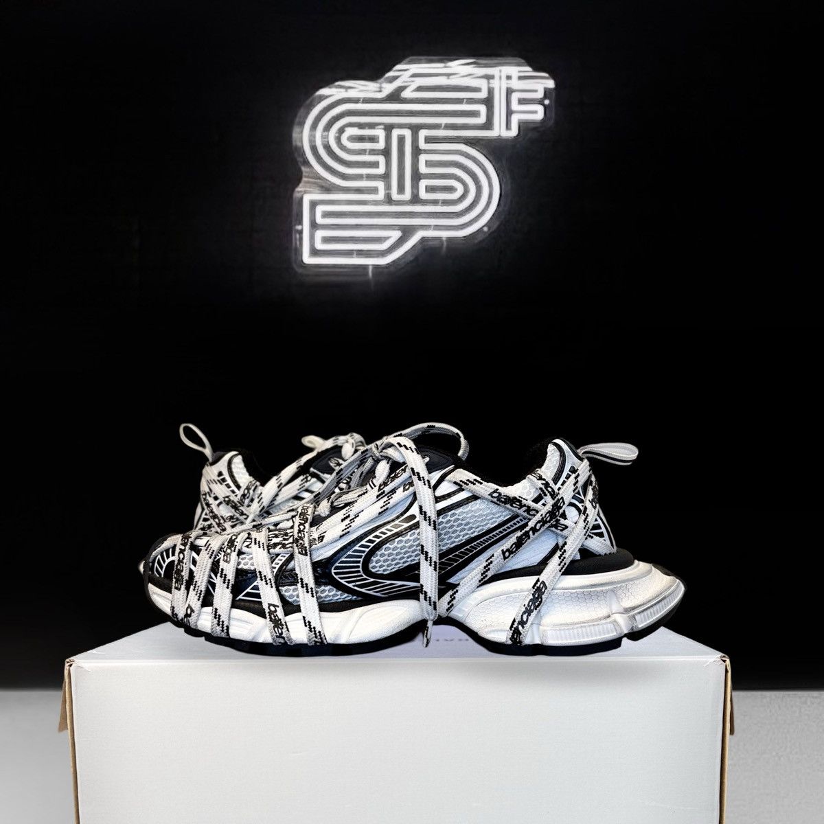 Balenciaga Balenciaga 3XL Extreme Lace Sneakers Size US 9 / EU 42 - 2 Thumbnail