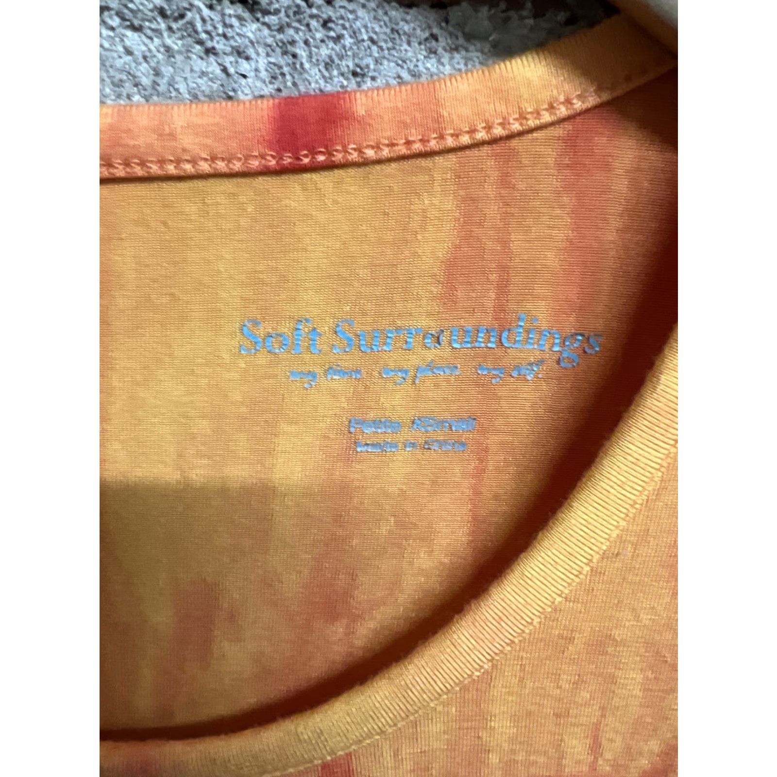 Soft Surroundings Soft Surroundings Petite XS Cold Shoulder Tunic Top Women's Orange tie dye geometric 3/4 Sleeve Sunshine Vintage No Menus Mens Womens Girls Boys Size XS / US 0-2 / IT 36-38 - 3 Thumbnail