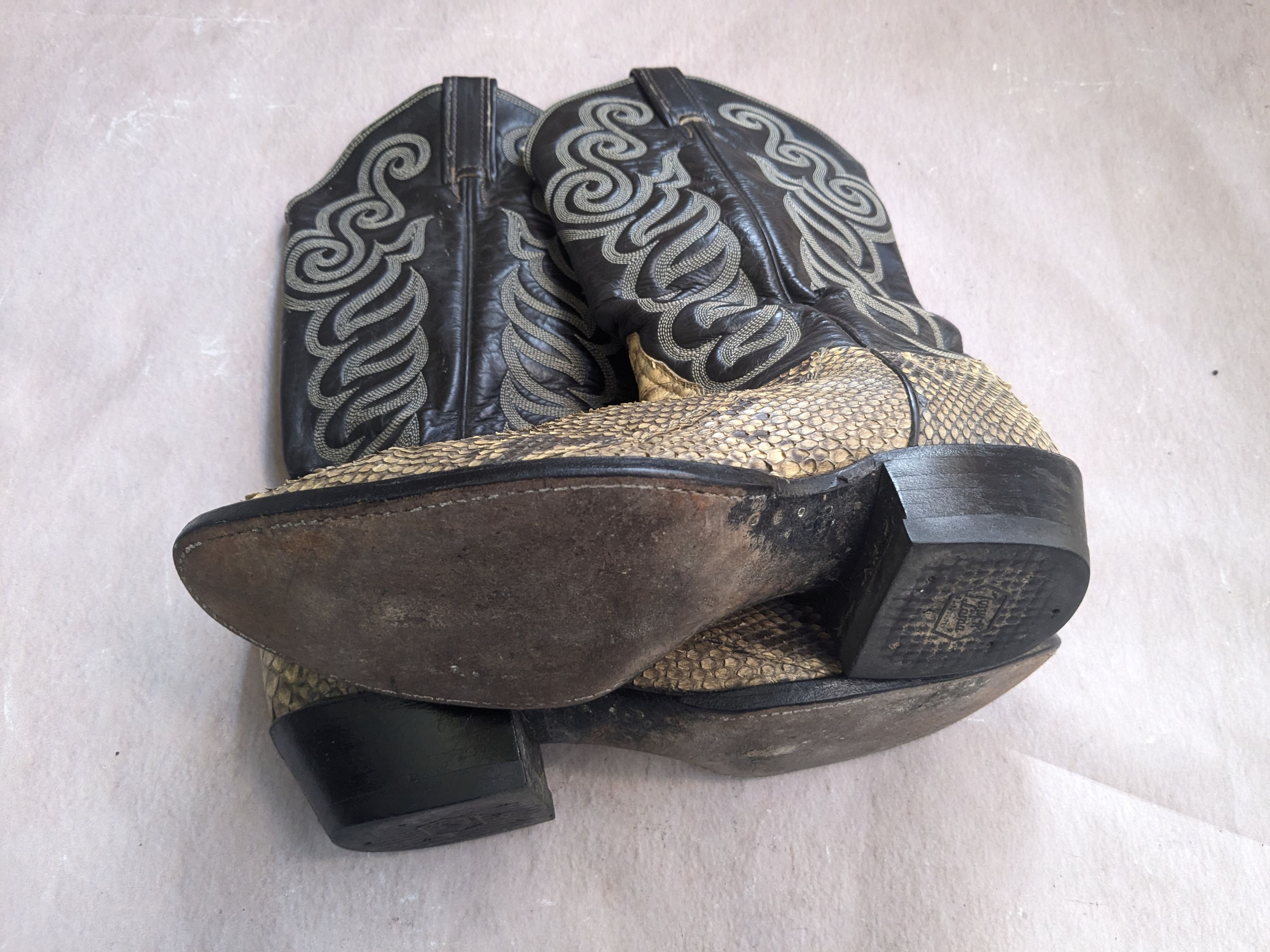 Tony Lama Tony Lama Cowboy Boots Snakeskin Python Tan Black Leather 9 Size US 9 / EU 42 - 15 Thumbnail