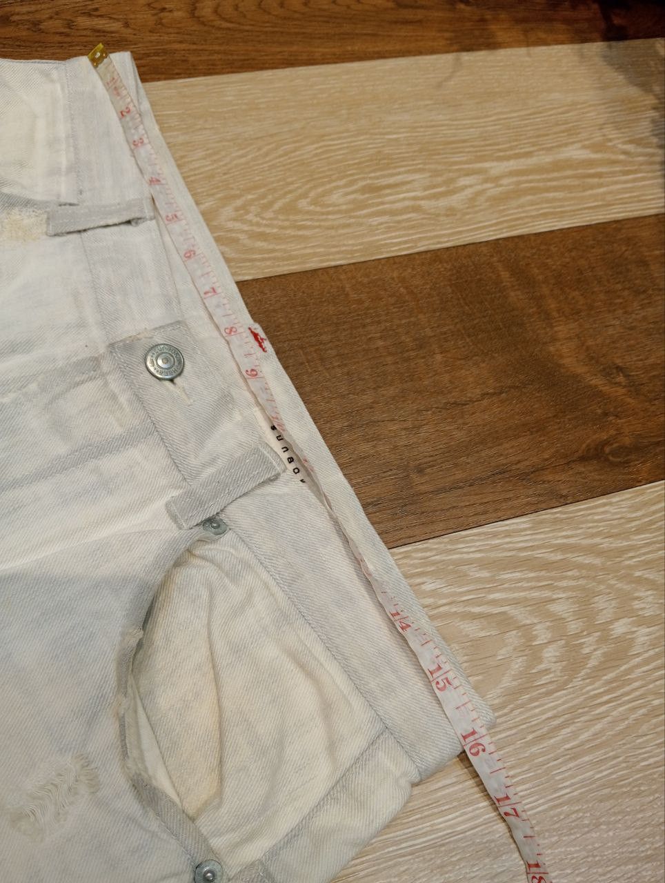 Issey Miyake SUNAOKUWAHARA BY ISSEY MIYAKE DISTRESSED BUTTON JEANS Size US 32 / EU 48 - 14 Thumbnail
