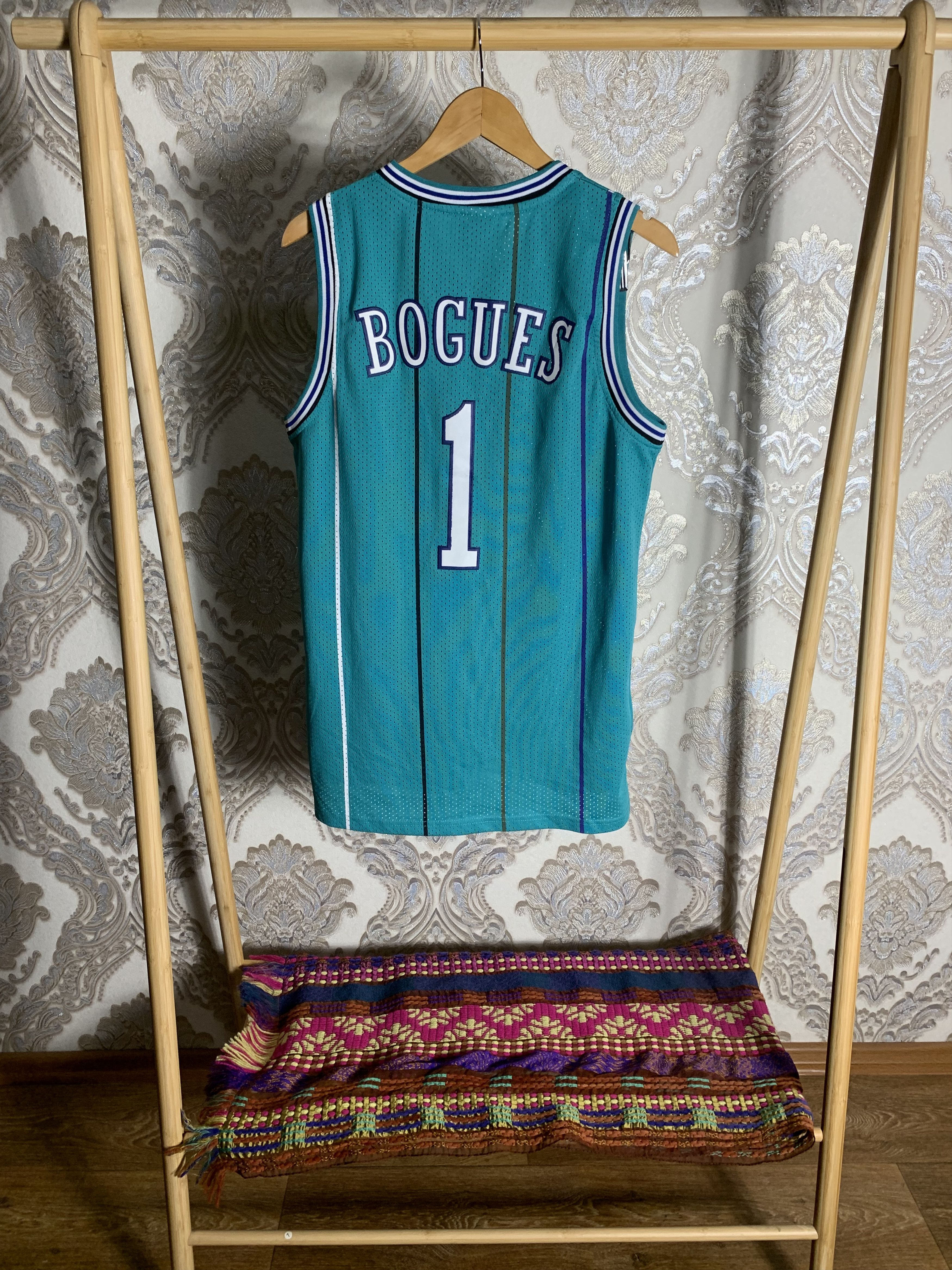 Adidas VINTAGE ADIDAS ORIGINAL CHARLOTTES NBA RETRO JERSEY Y2K 90s Size US S / EU 44-46 / 1 - 7 Thumbnail