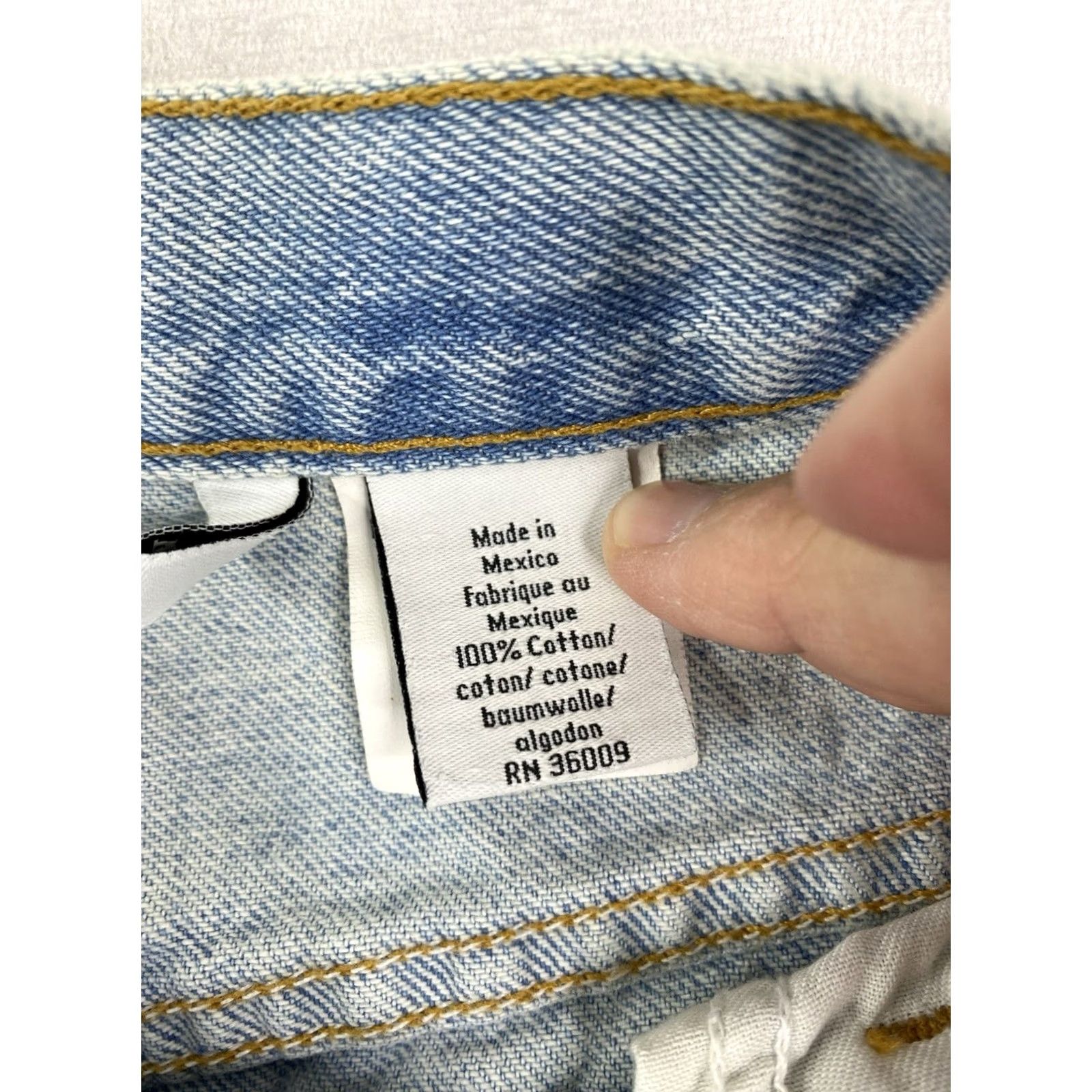 Calvin Klein VINTAGE Calvin Klein Jeans Jeans 13/14 Light Wash Denim High Rise Tapered Mom NWT Womens Boys? Size 34" / US 12 / IT 48 - 4 Thumbnail