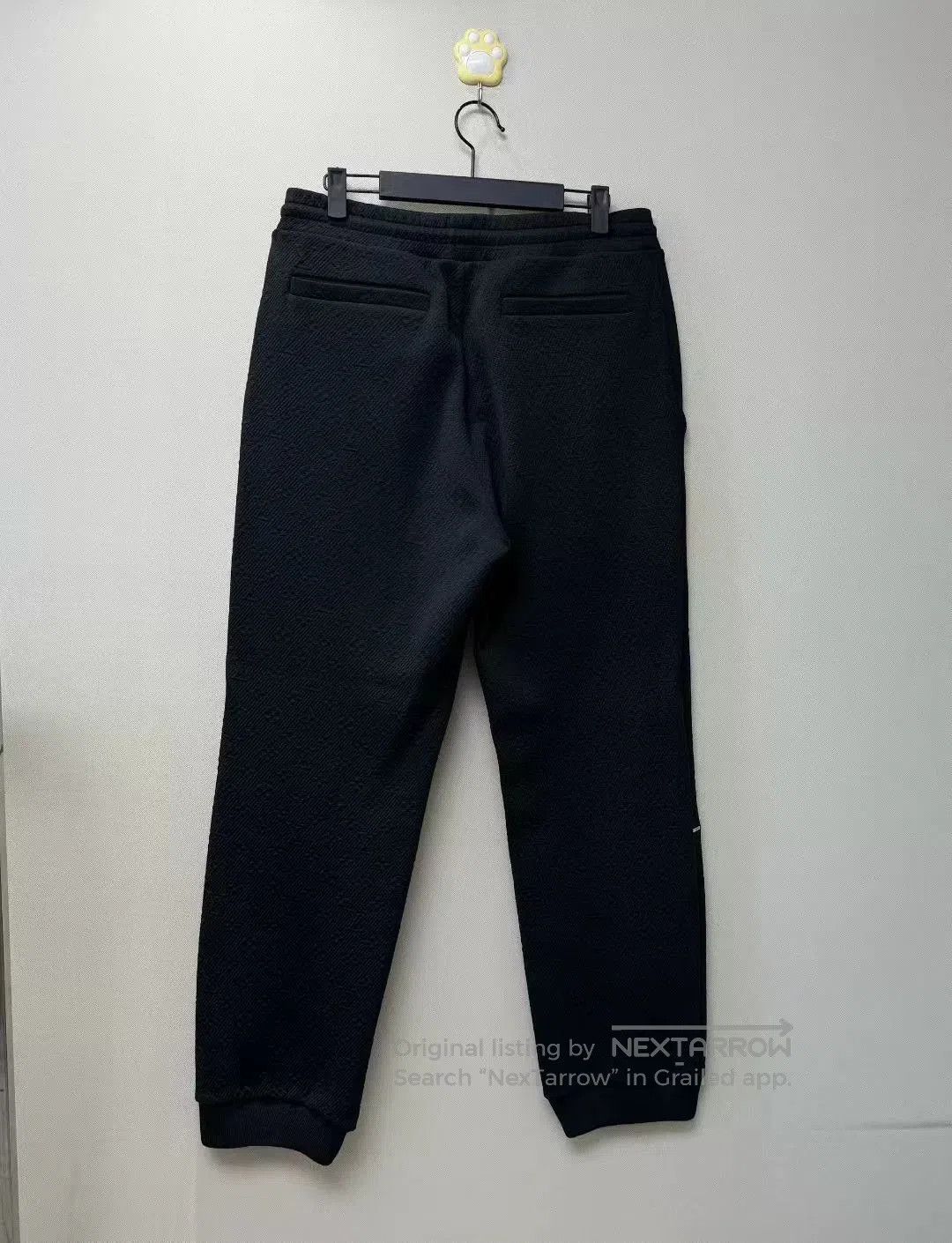 Louis Vuitton louis vuitton black embossed logo sweatpants. Size US 28 / EU 44 - 4 Thumbnail