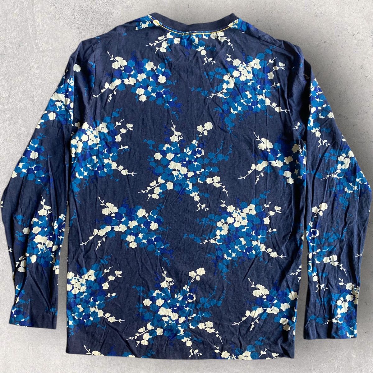 Louis Vuitton SS07 Floral L/S Size US L / EU 52-54 / 3 - 4 Thumbnail
