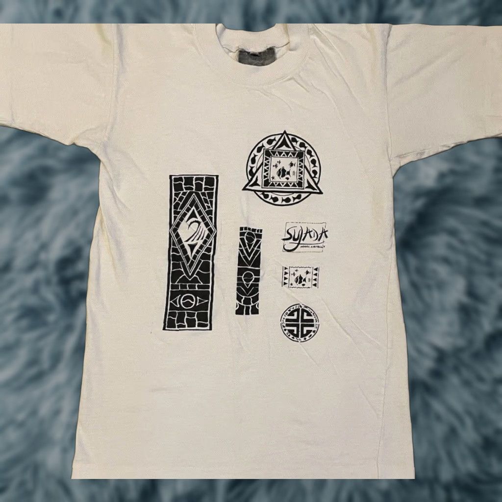 Vintage VINTAGE Noosa Australia Tribal Art Shirt S White Beach Water 90s 80s Grunge Surf Punk Retro Band Graphic Tee Mens Size US S / EU 44-46 / 1 - 1 Thumbnail