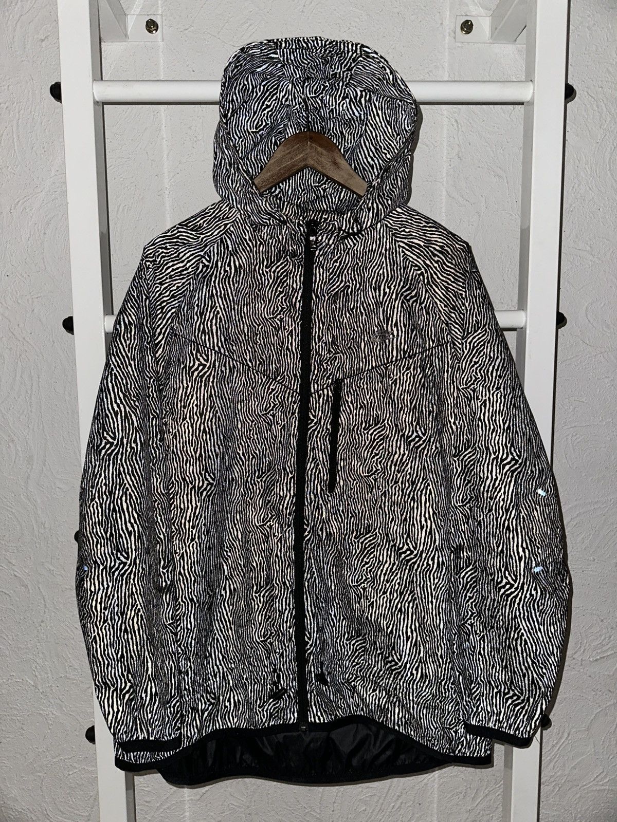 Nike Nike Women’s Full Reflective Windbreaker Jacket Size XL Size XL / US 12-14 / IT 48-50 - 4 Thumbnail